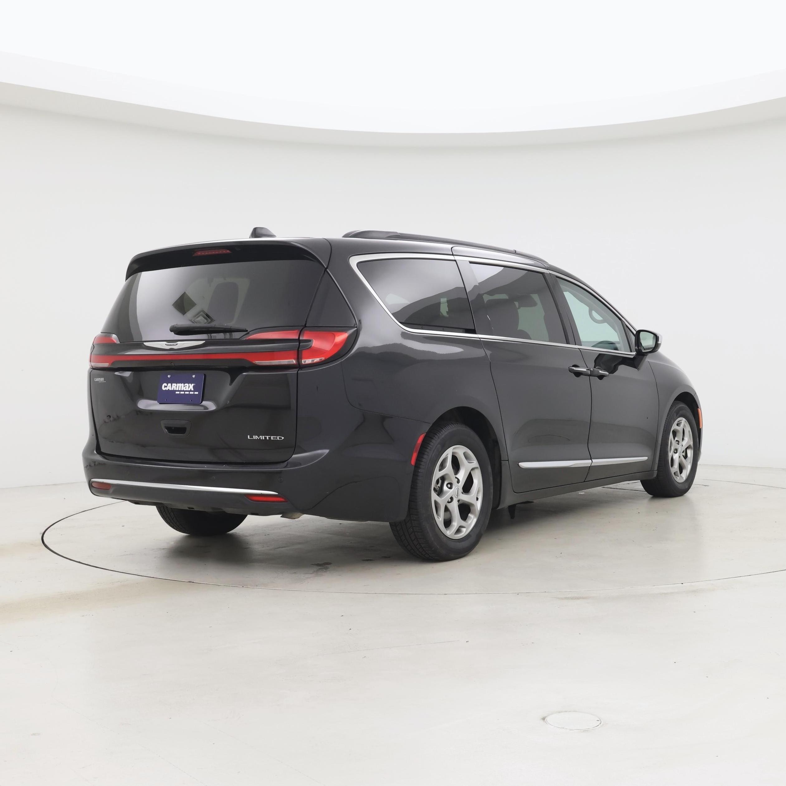 Thumbnail: 2023 Chrysler Pacifica - 8
