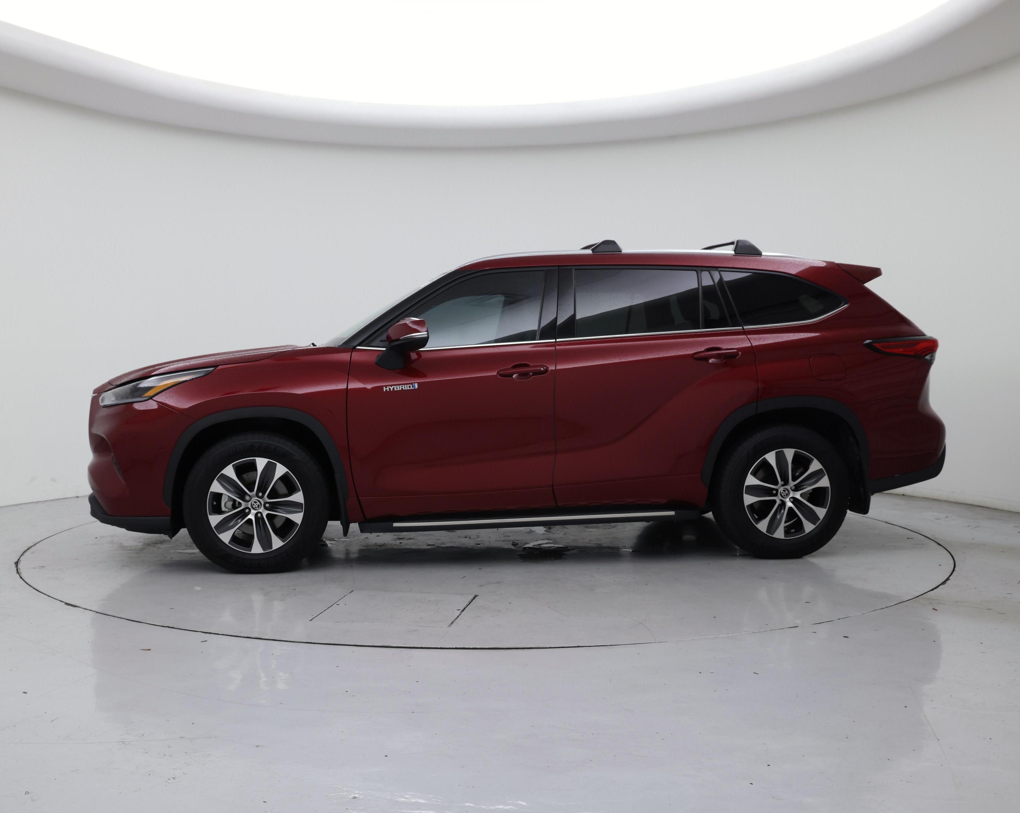 Thumbnail: 2021 Toyota Highlander - 3