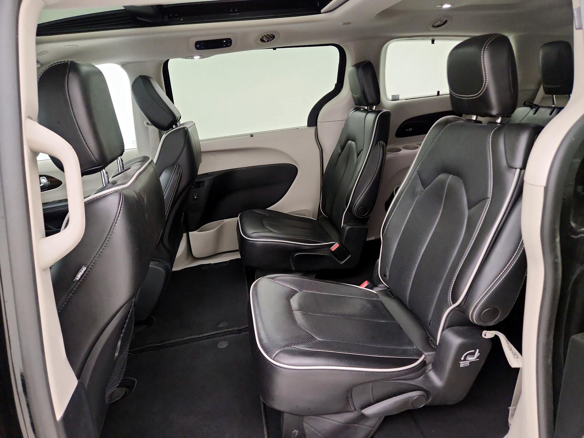 Thumbnail: 2023 Chrysler Pacifica - 19