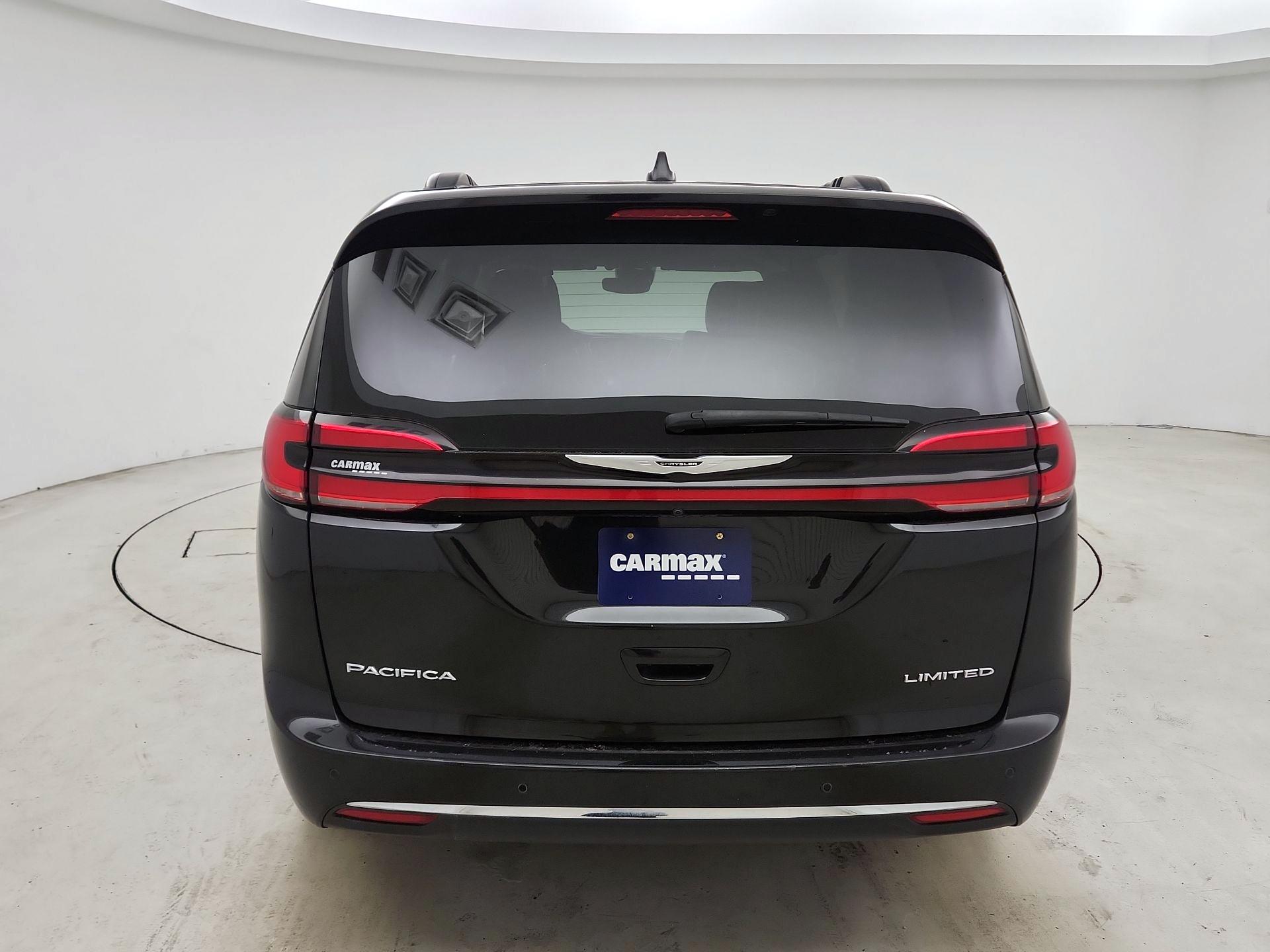 Thumbnail: 2023 Chrysler Pacifica - 6