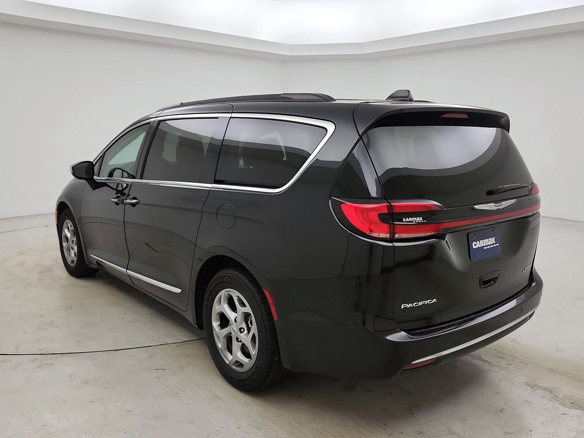 Thumbnail: 2023 Chrysler Pacifica - 7