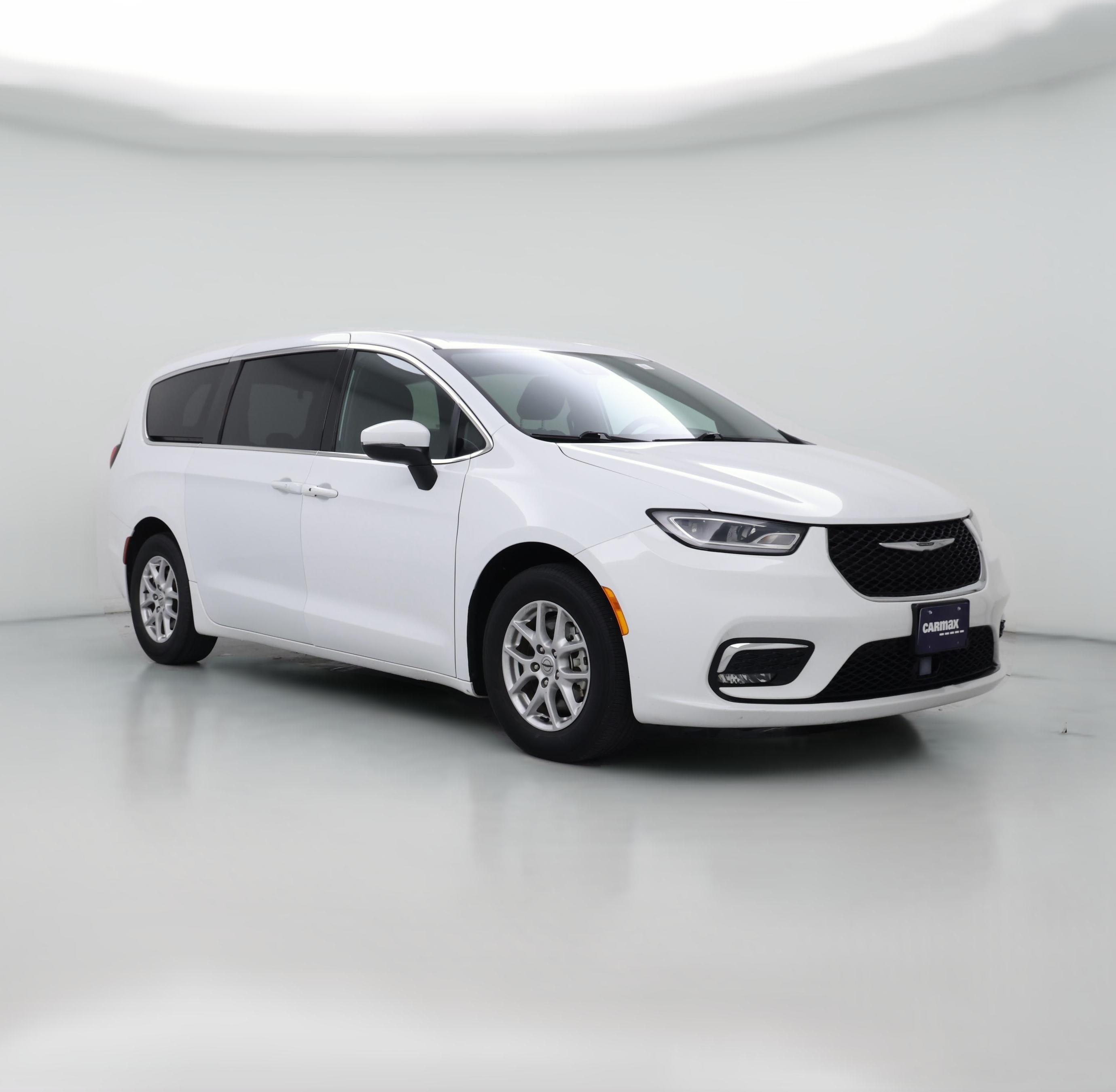 Thumbnail: 2023 Chrysler Pacifica - 1