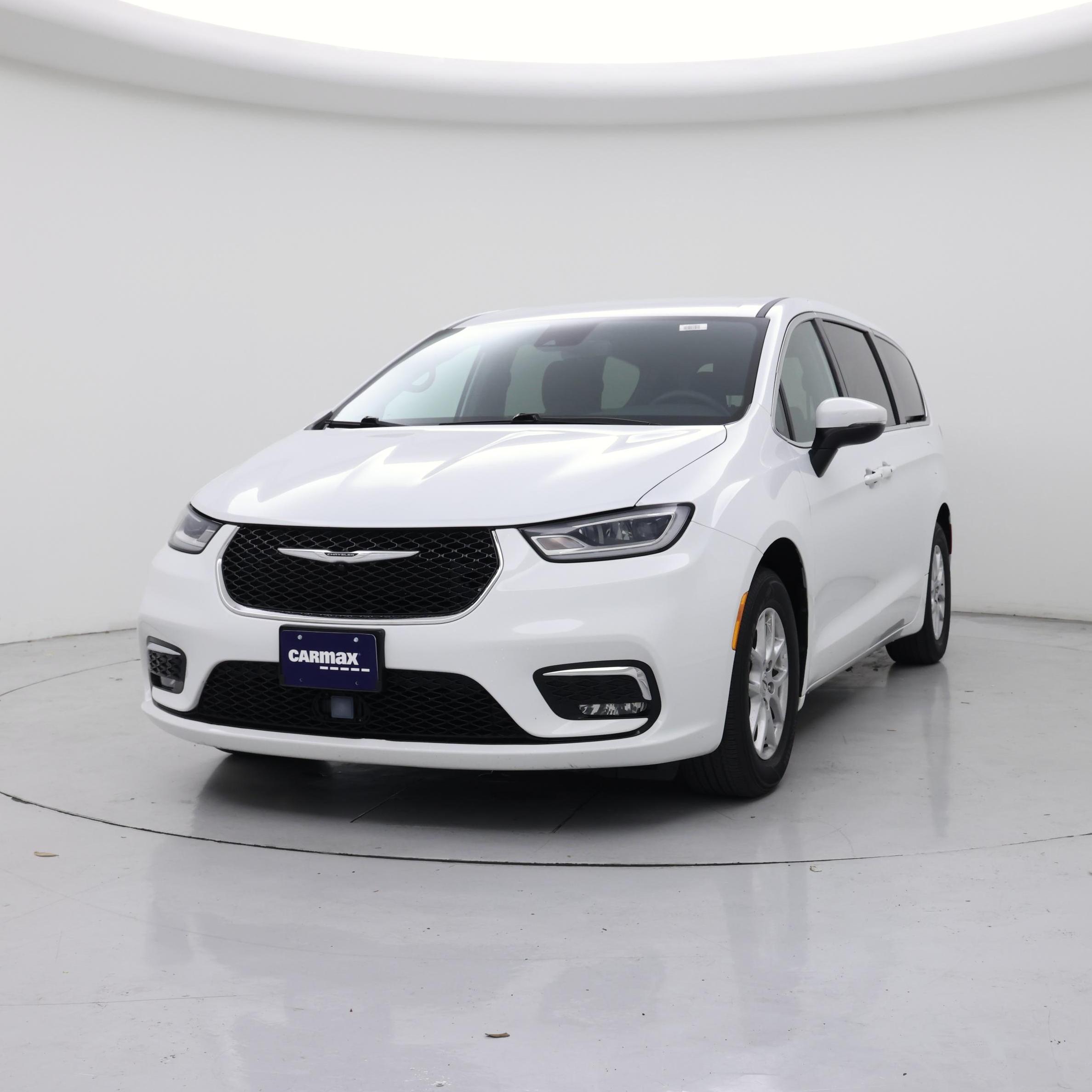 Thumbnail: 2023 Chrysler Pacifica - 4