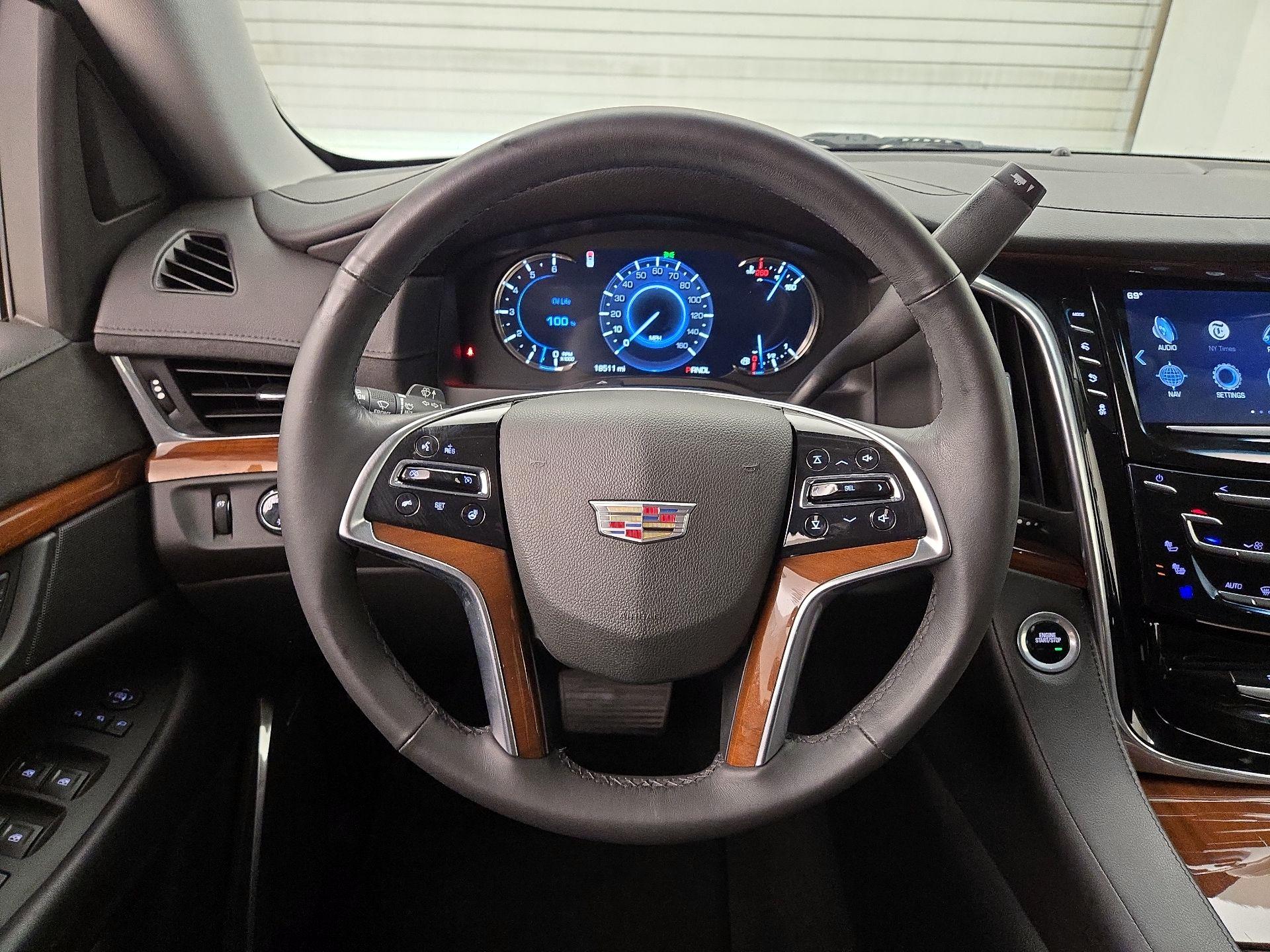 Thumbnail: 2017 Cadillac Escalade - 10