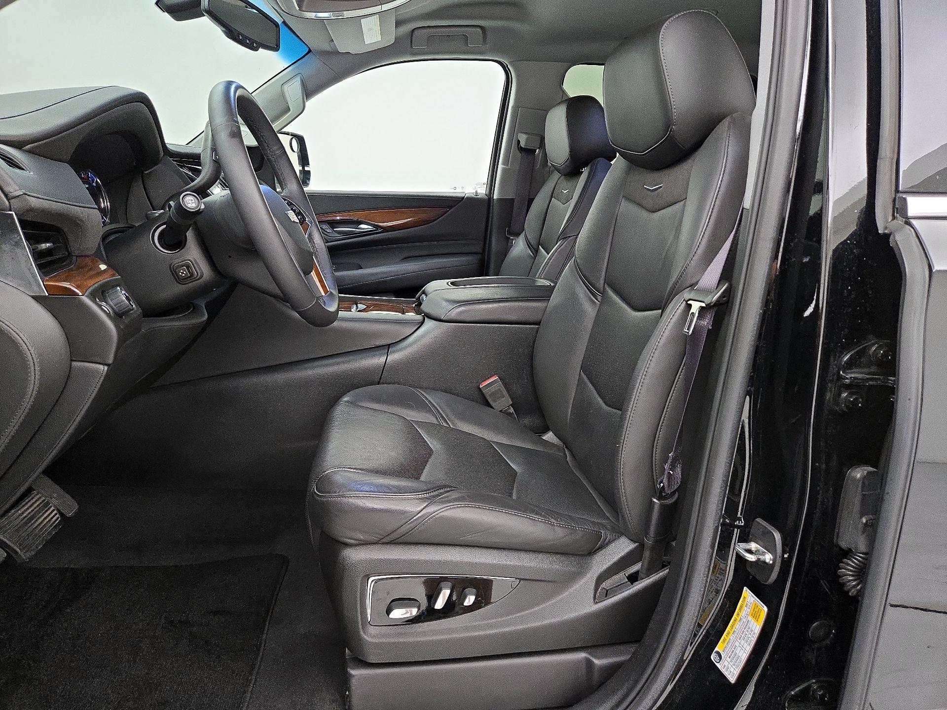 Thumbnail: 2017 Cadillac Escalade - 11