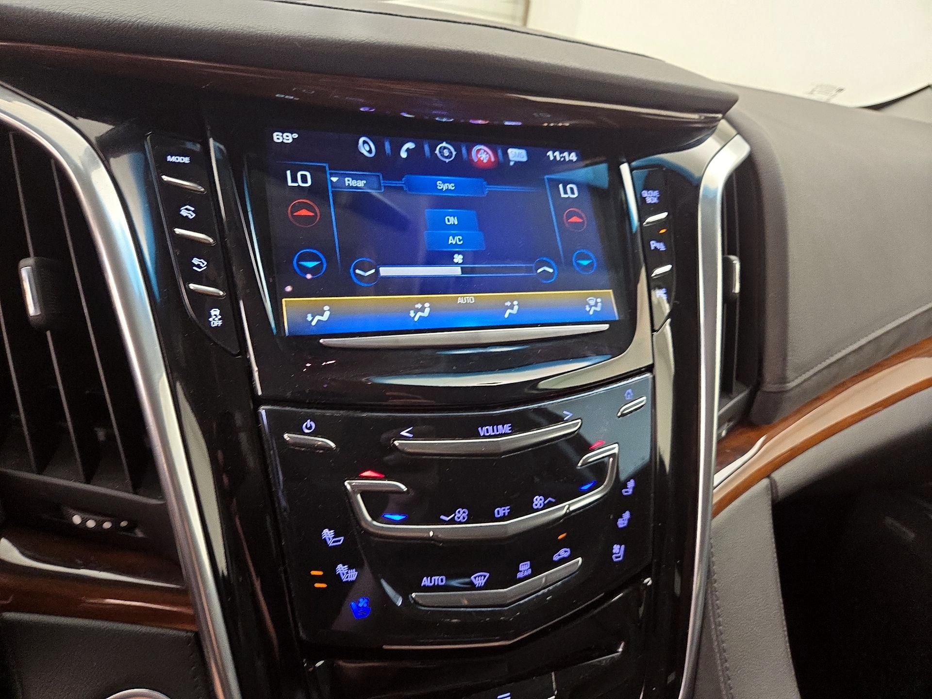 Thumbnail: 2017 Cadillac Escalade - 17