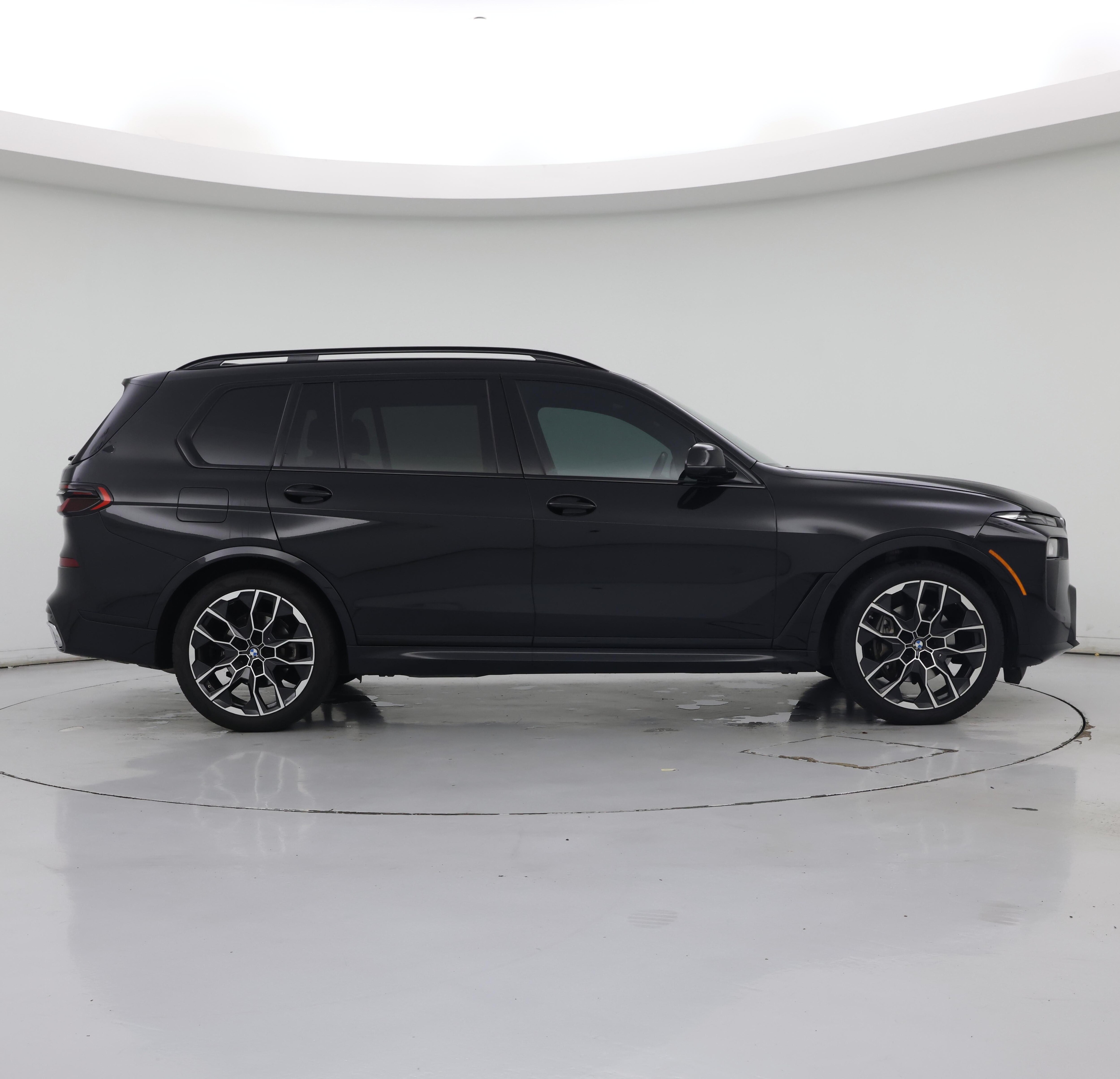 Thumbnail: 2023 BMW X7 - 7