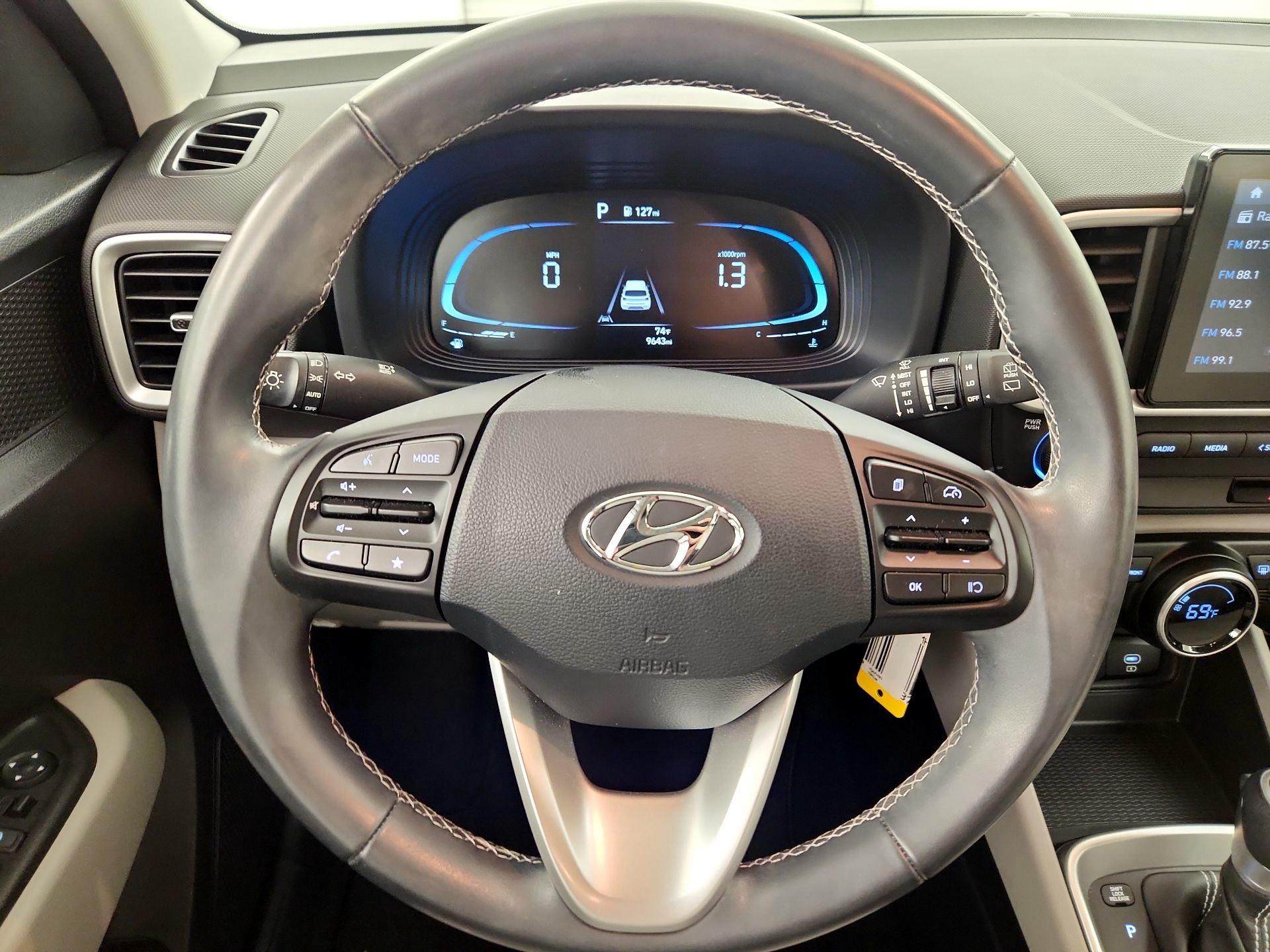 Thumbnail: 2023 Hyundai Venue - 10