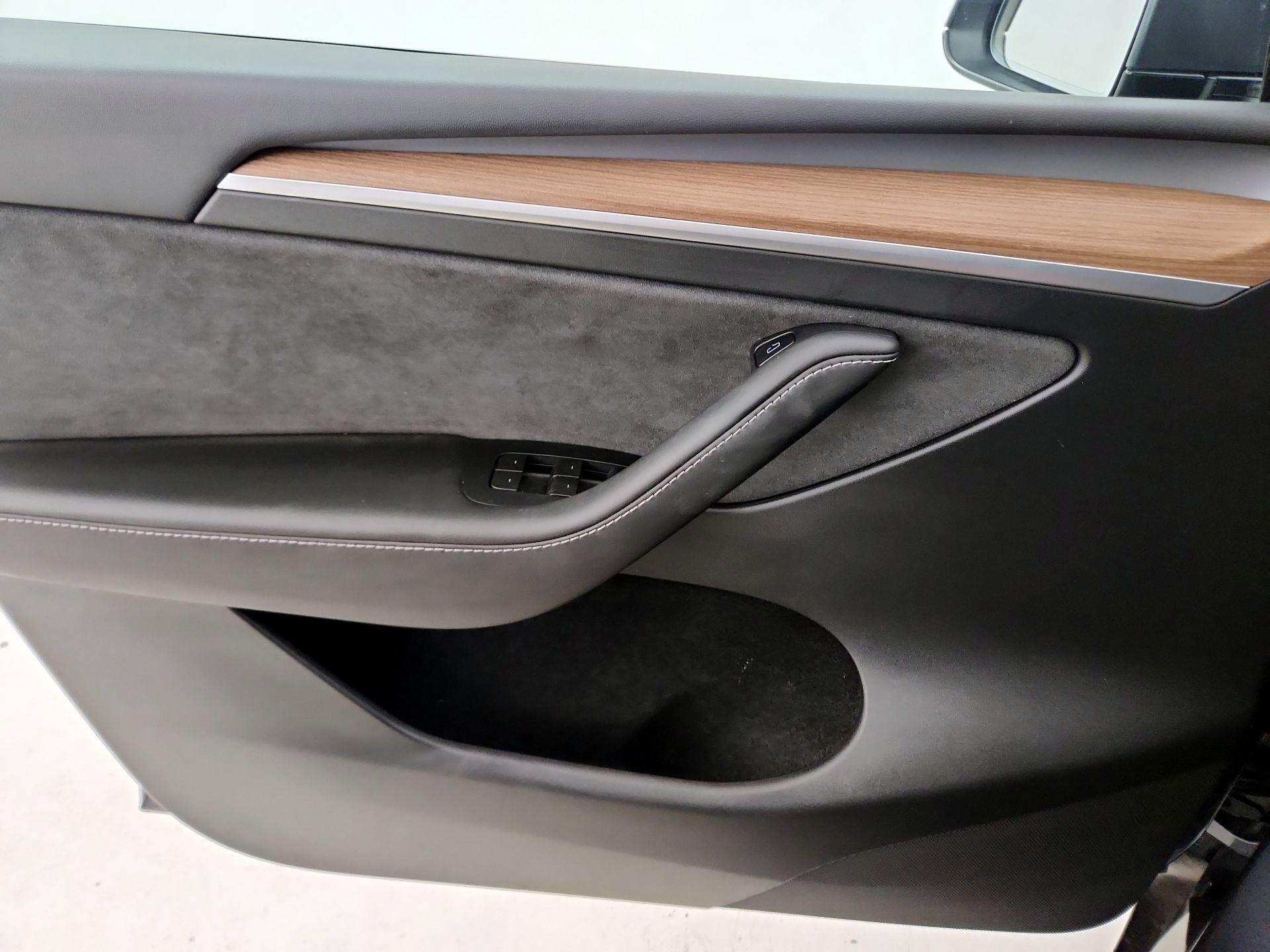 Thumbnail: 2023 Tesla Model Y - 12