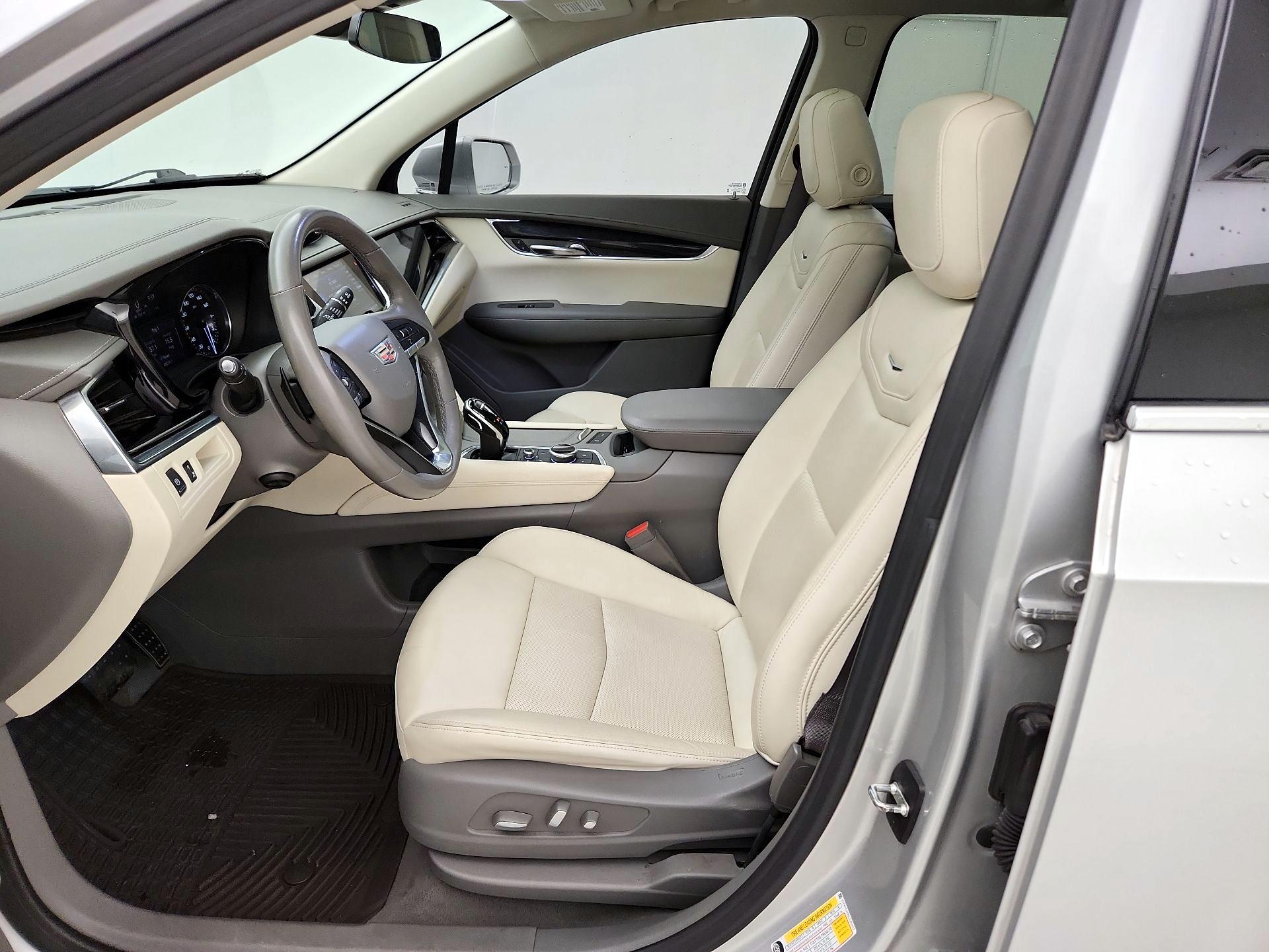 Thumbnail: 2020 Cadillac XT6 - 11
