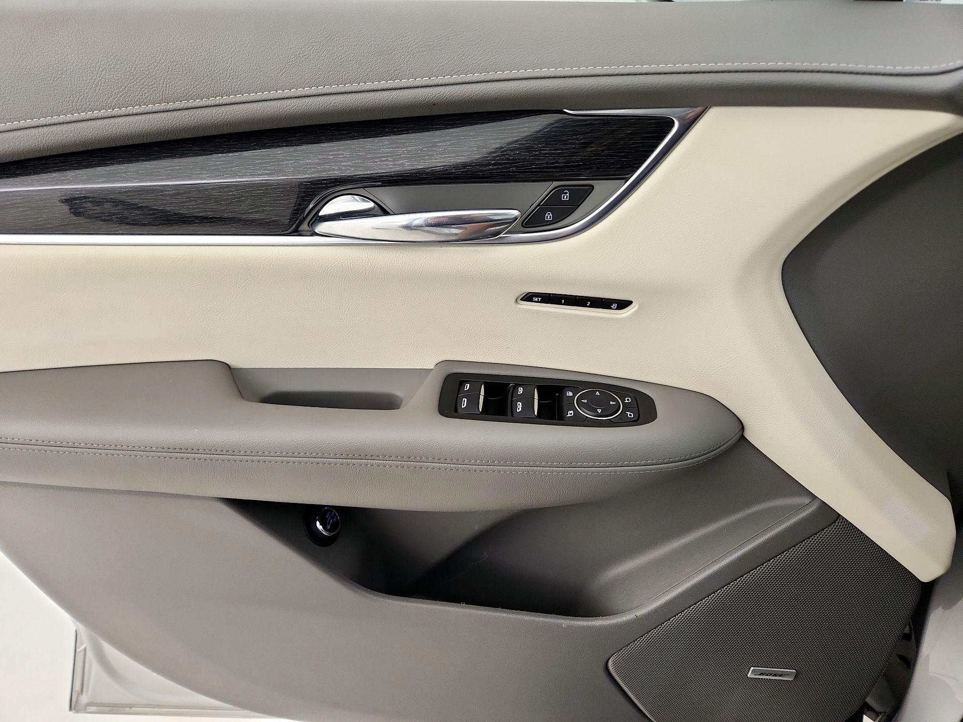 Thumbnail: 2020 Cadillac XT6 - 12