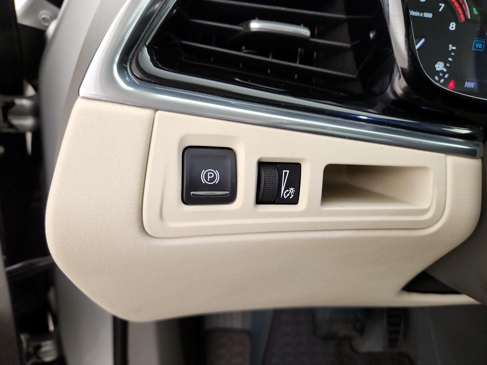 Thumbnail: 2020 Cadillac XT6 - 13