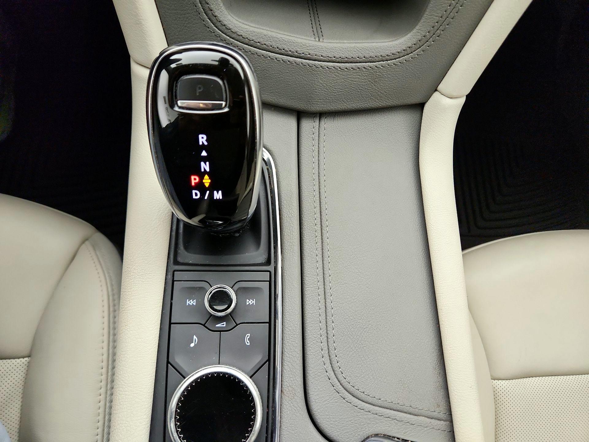 Thumbnail: 2020 Cadillac XT6 - 17
