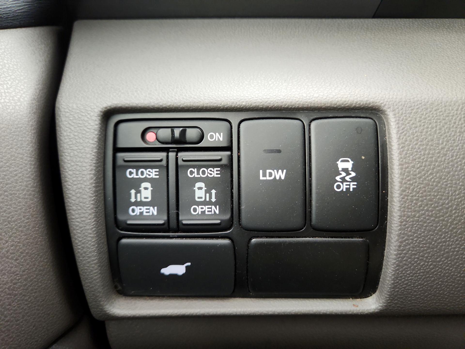 Thumbnail: 2014 Honda Odyssey - 13