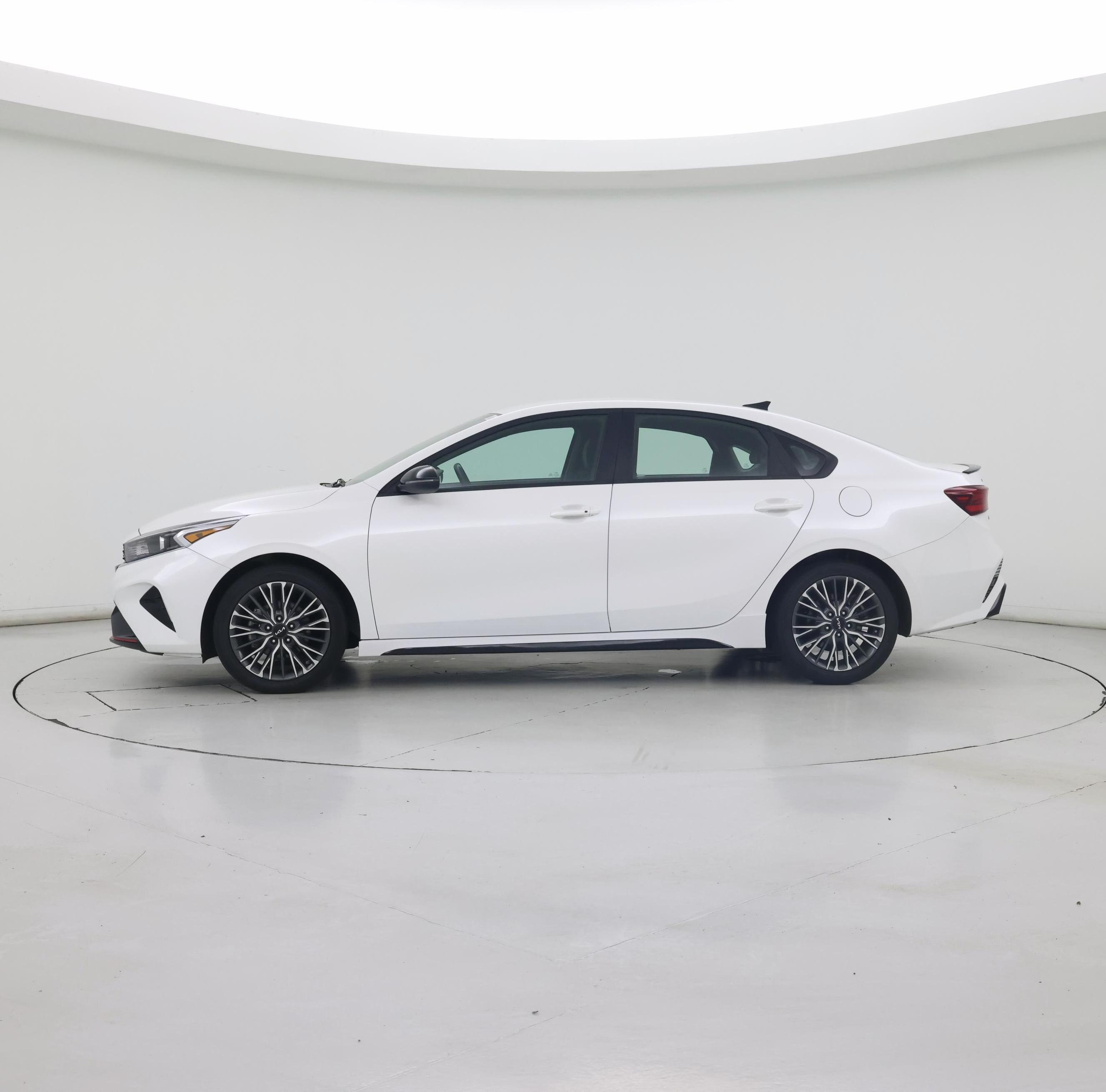 Thumbnail: 2024 Kia Forte - 3