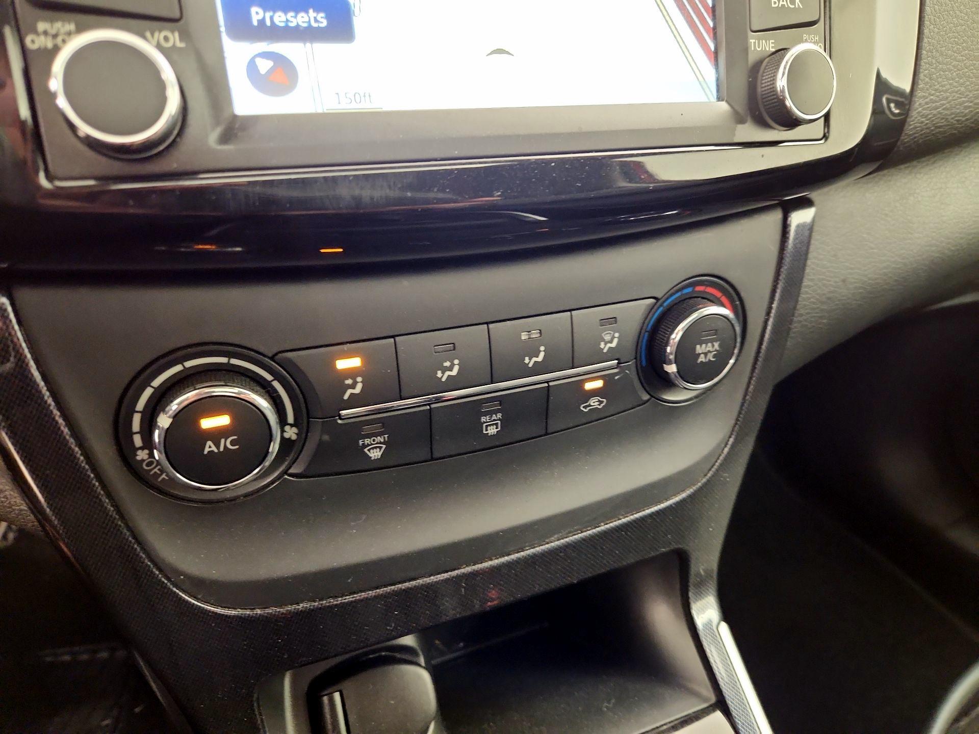 Thumbnail: 2017 Nissan Sentra - 17