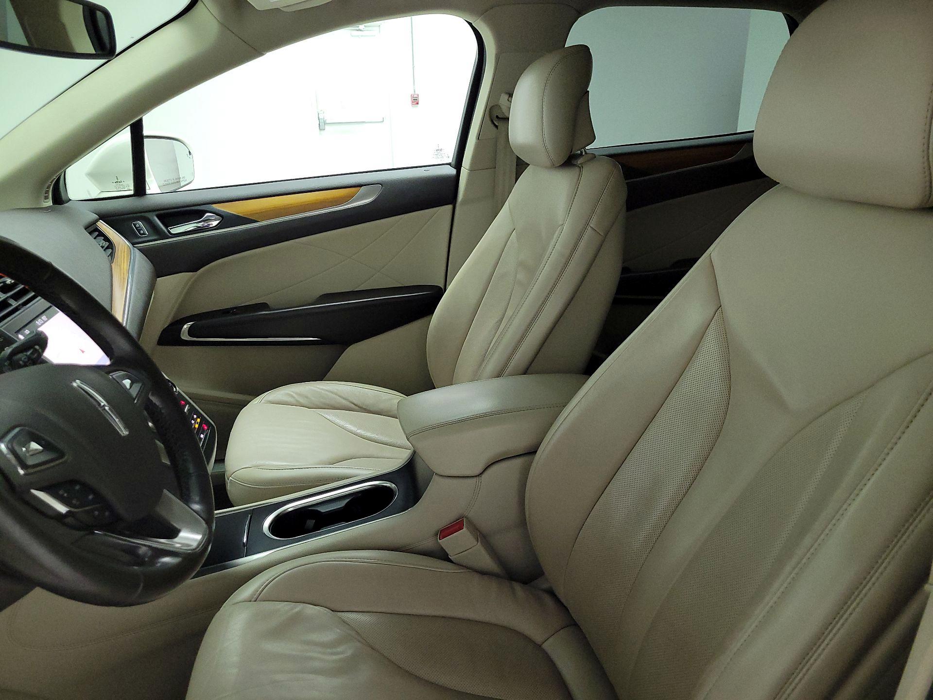 Thumbnail: 2019 Lincoln MKC - 11