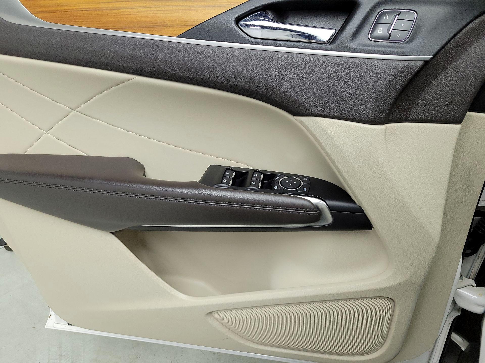 Thumbnail: 2019 Lincoln MKC - 12