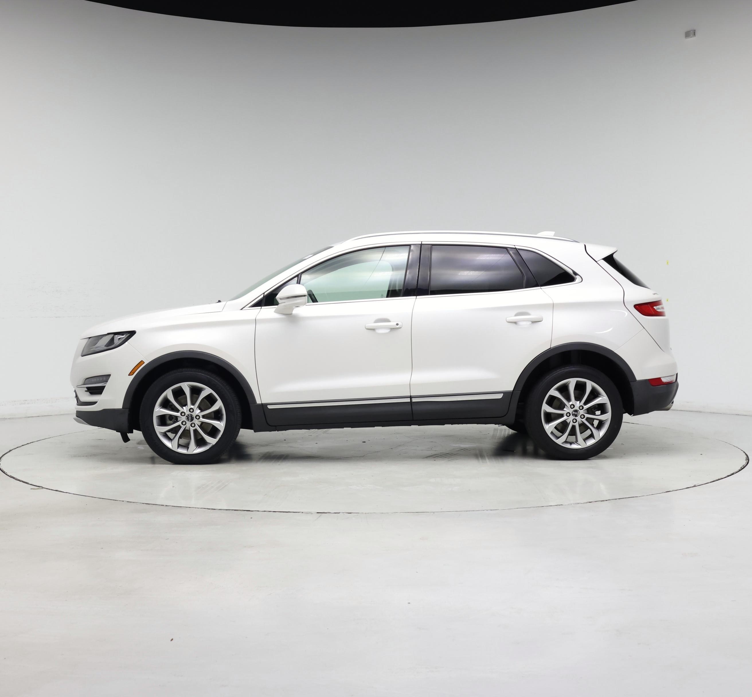 Thumbnail: 2019 Lincoln MKC - 3
