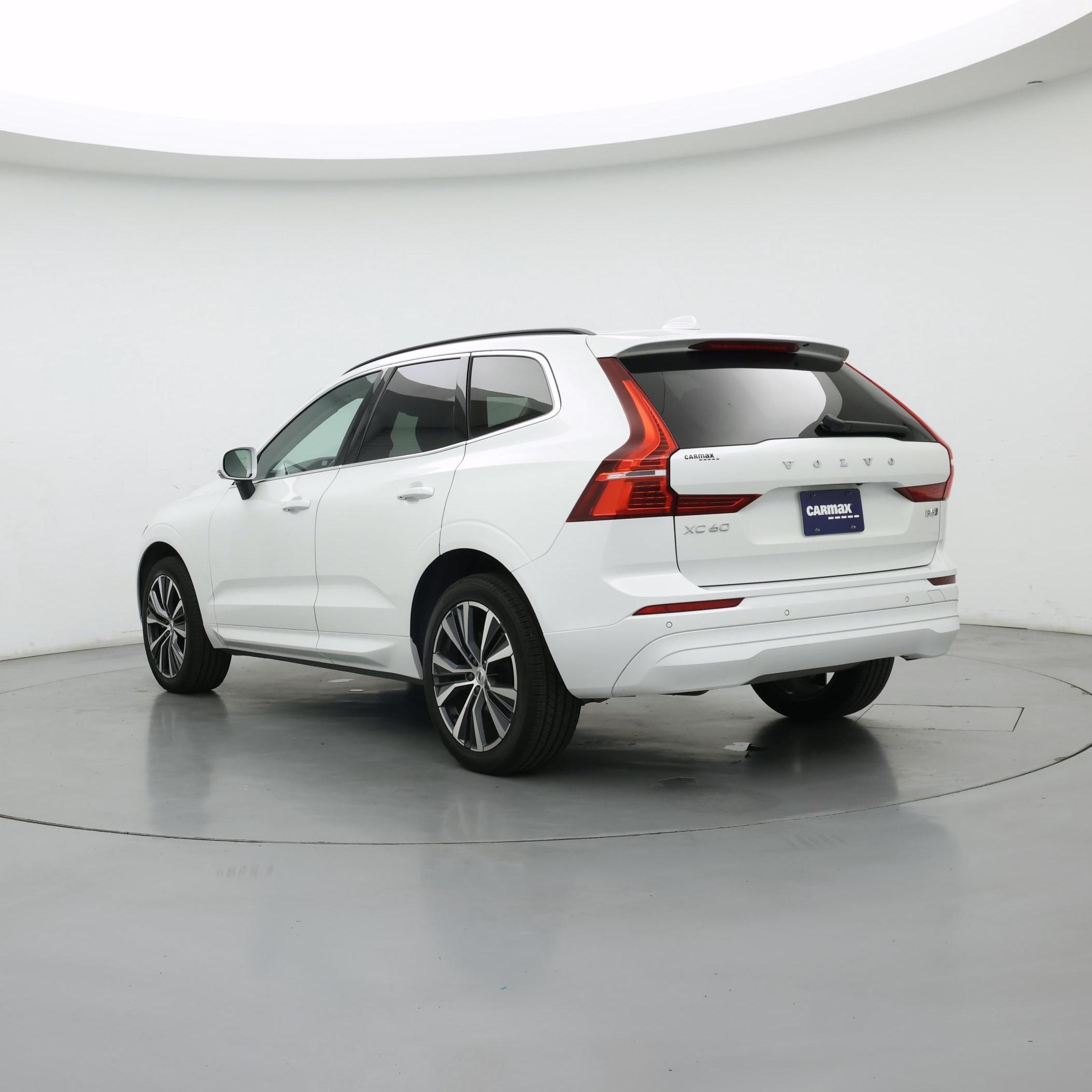 Thumbnail: 2022 Volvo XC60 - 2