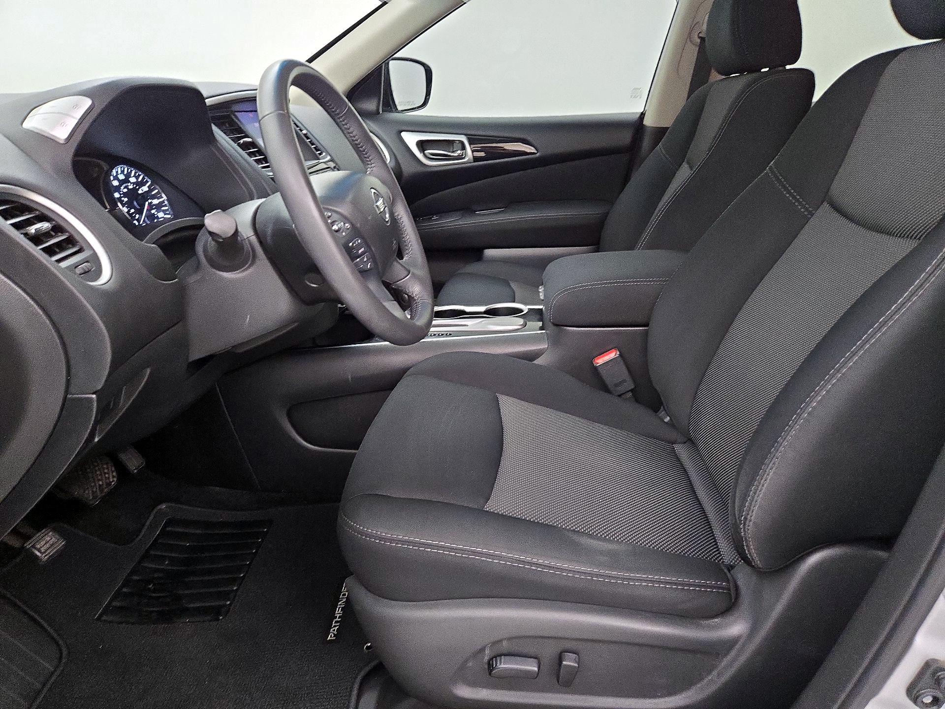 Thumbnail: 2017 Nissan Pathfinder - 11