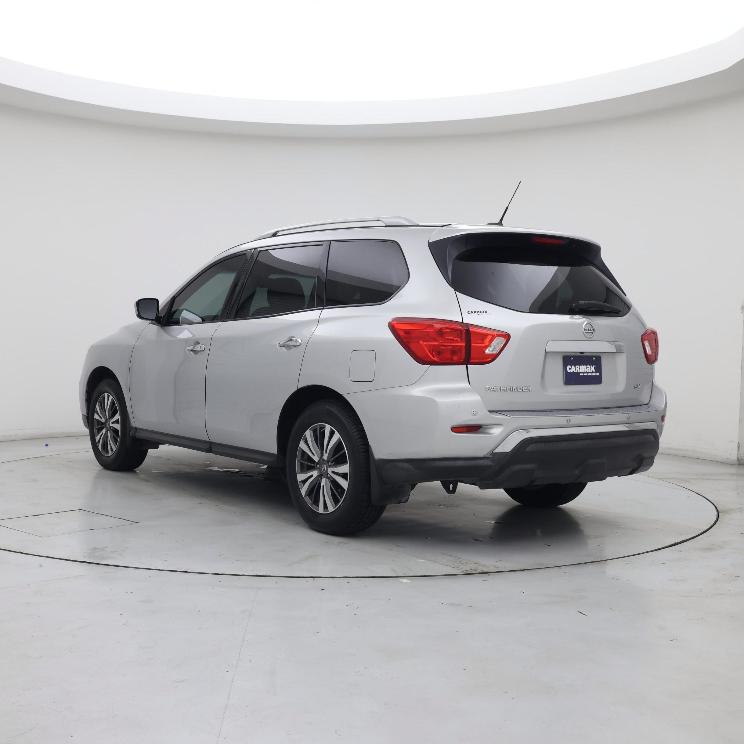 Thumbnail: 2017 Nissan Pathfinder - 2