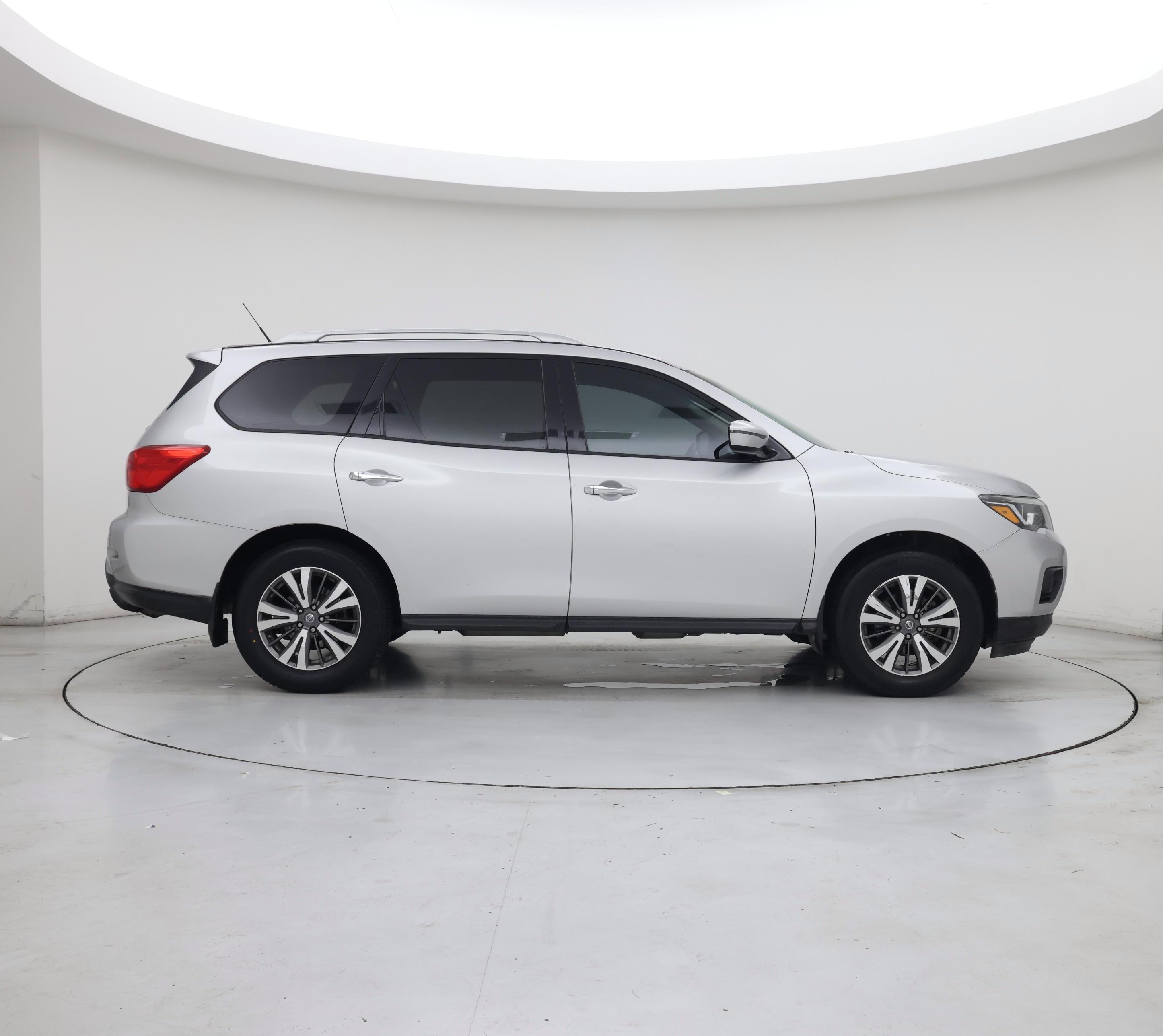 Thumbnail: 2017 Nissan Pathfinder - 7