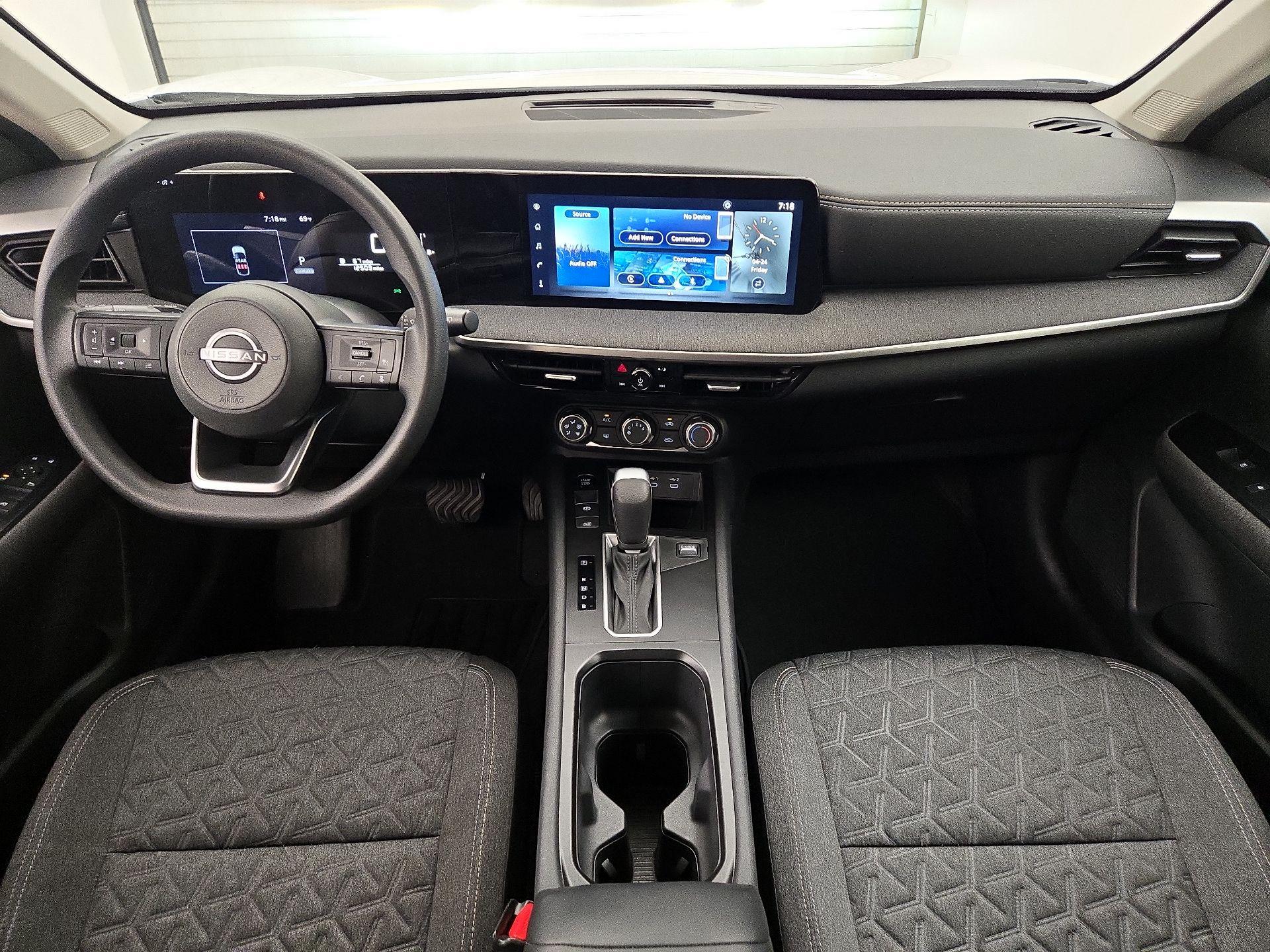 Thumbnail: 2025 Nissan Kicks - 9