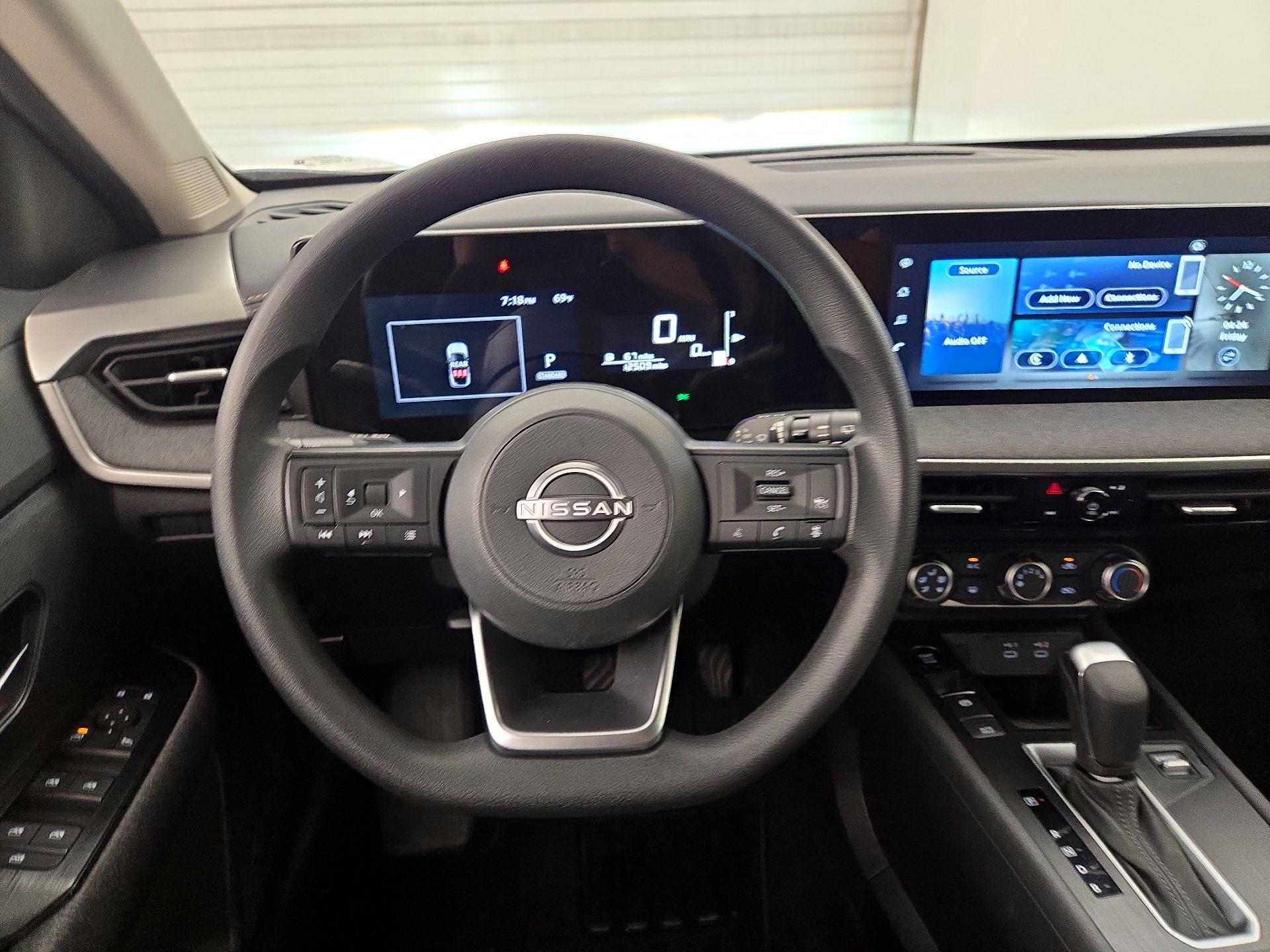 Thumbnail: 2025 Nissan Kicks - 10