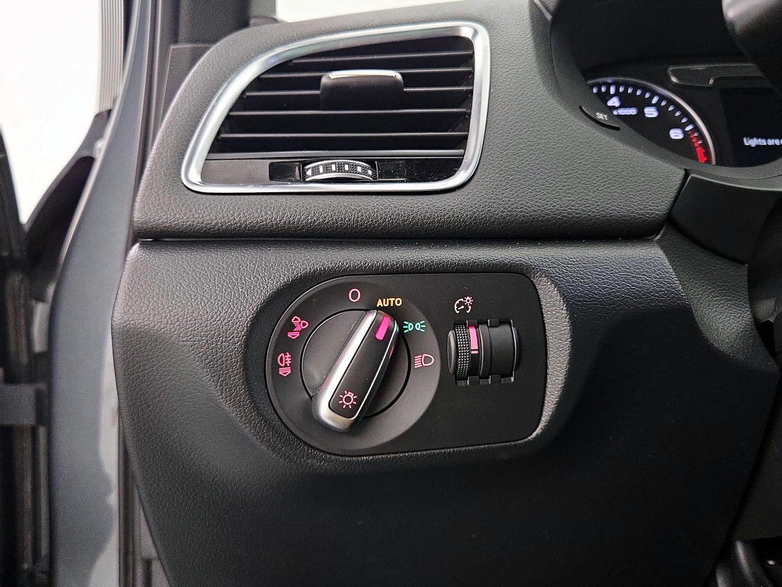 2016 Audi Q3 Premium Plus - Photo 14