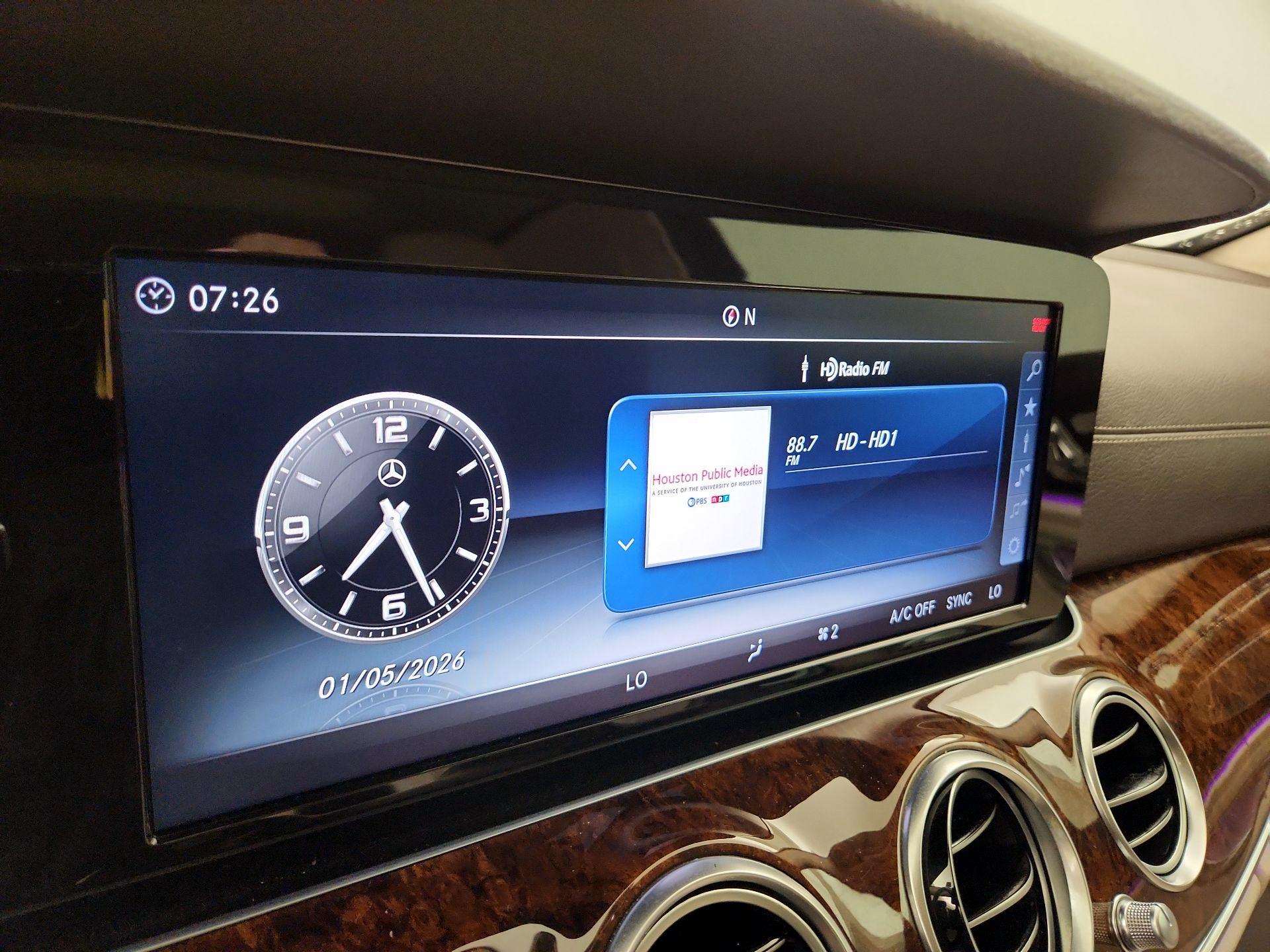 Thumbnail: 2018 Mercedes-Benz E-Class - 16