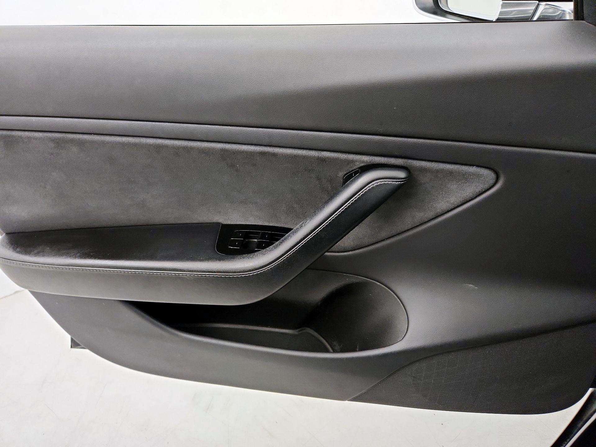 Thumbnail: 2019 Tesla Model 3 - 12