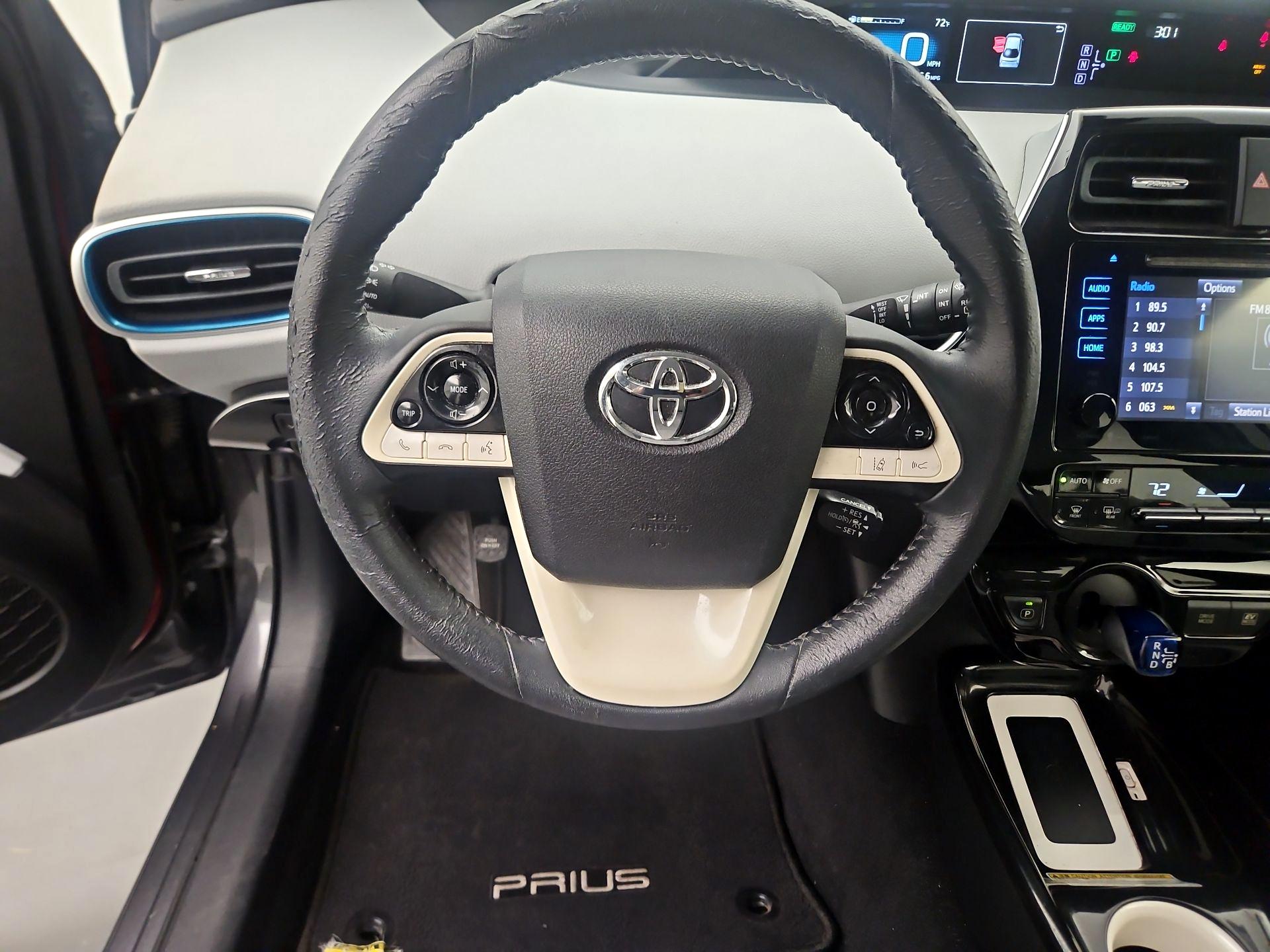 Thumbnail: 2017 Toyota Prius - 10