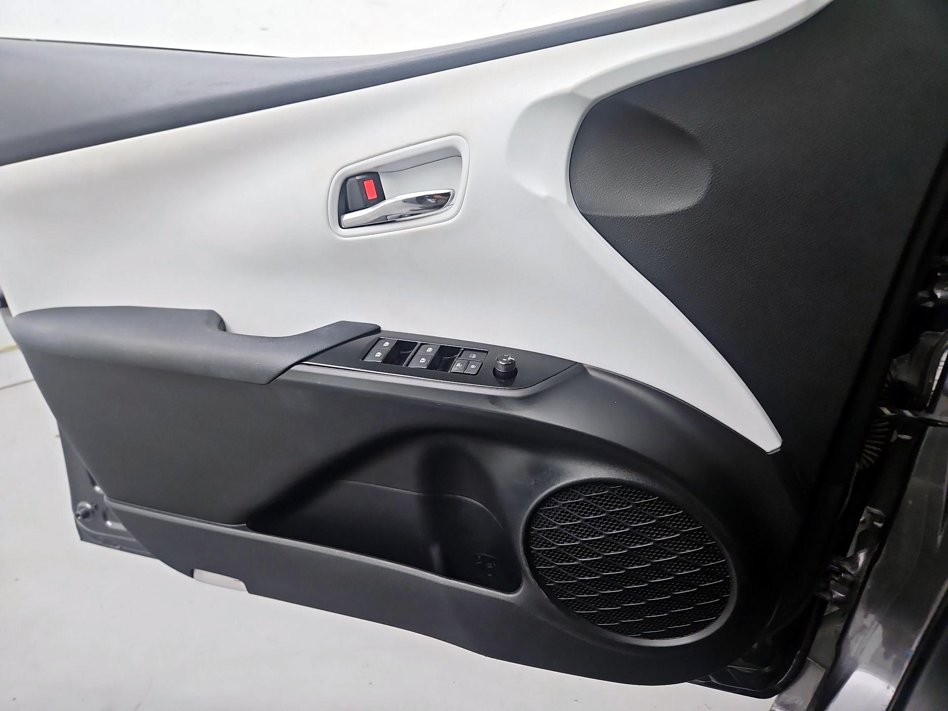 Thumbnail: 2017 Toyota Prius - 12