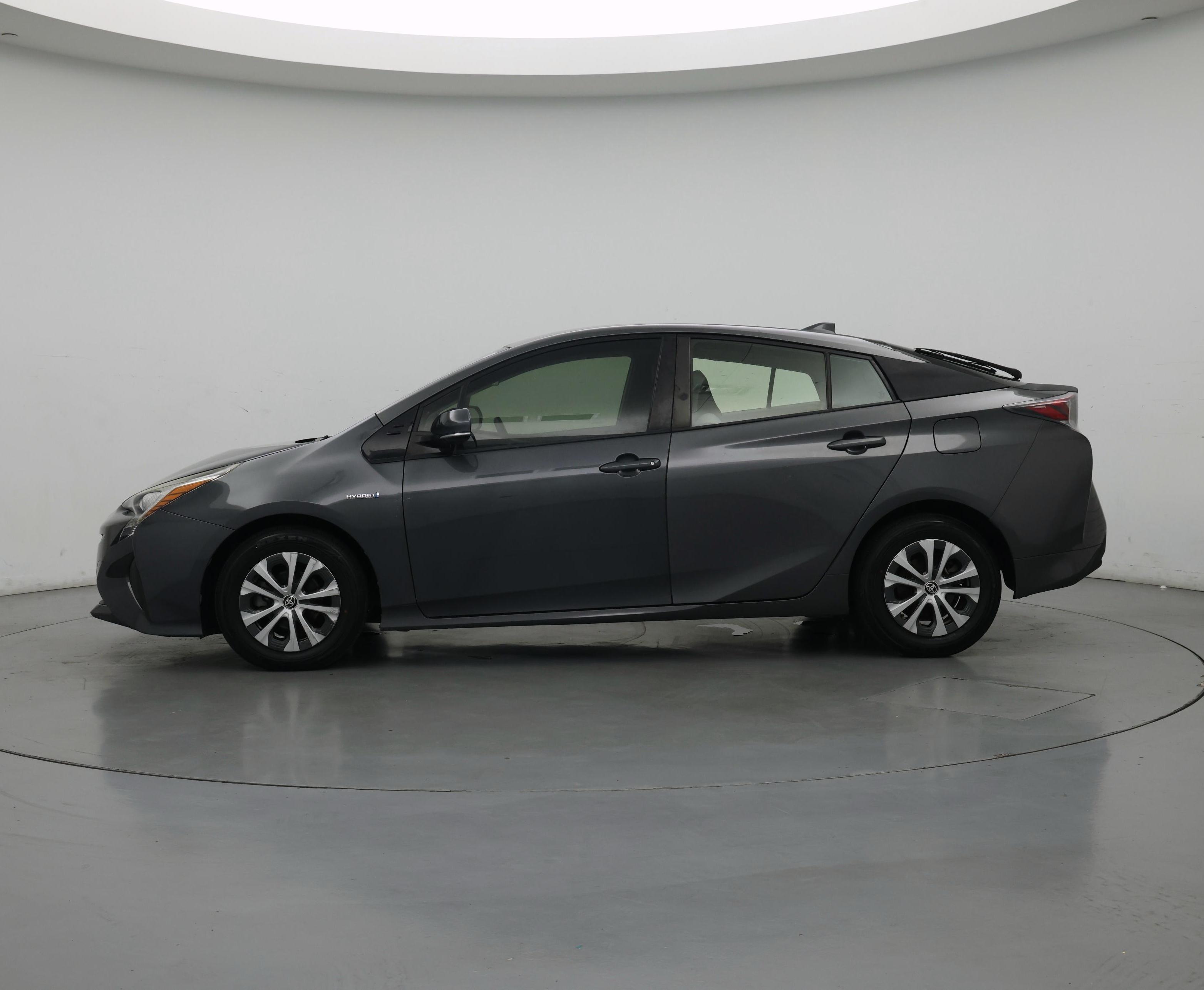Thumbnail: 2017 Toyota Prius - 3
