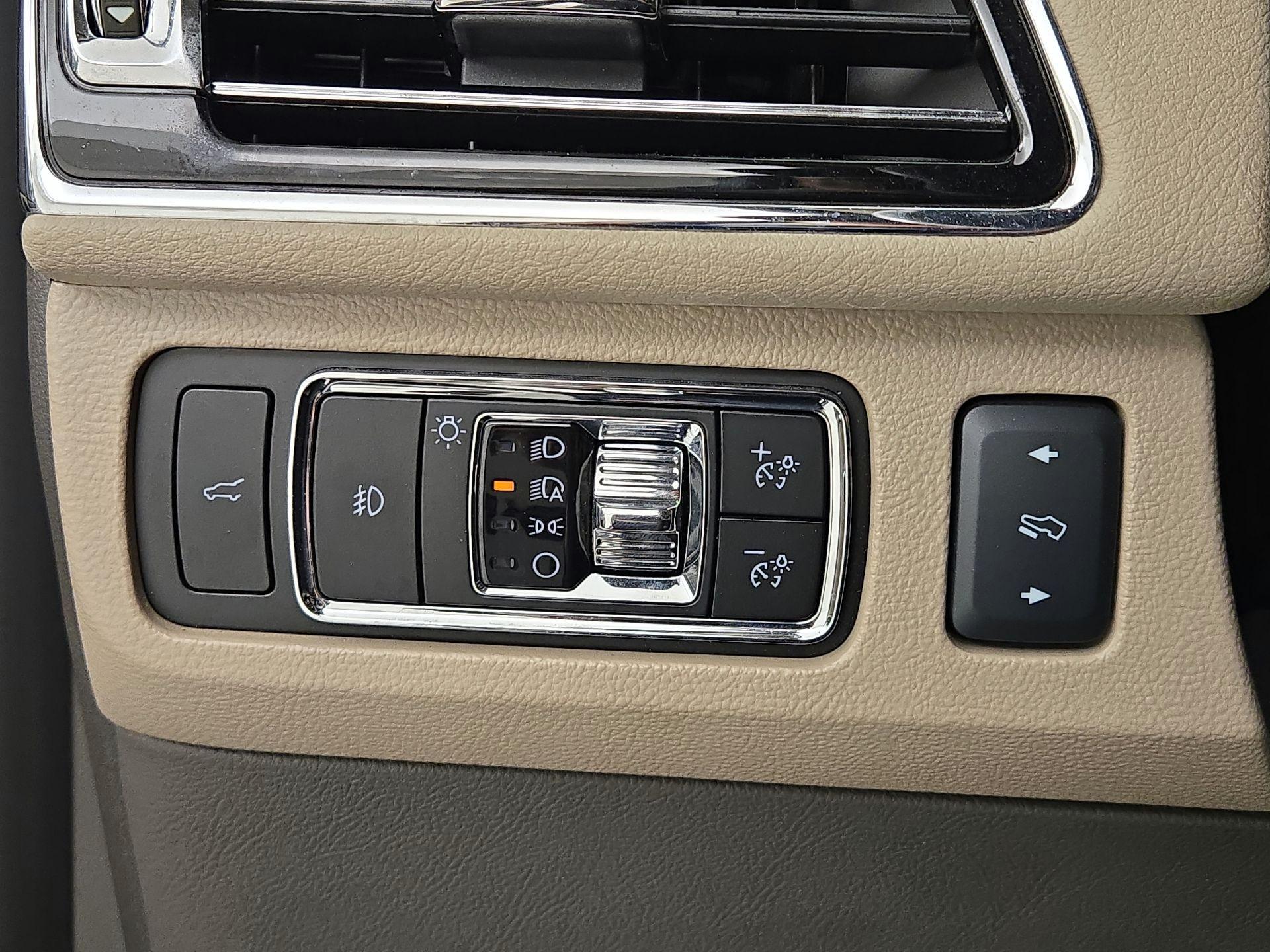Thumbnail: 2024 Lincoln Navigator - 13