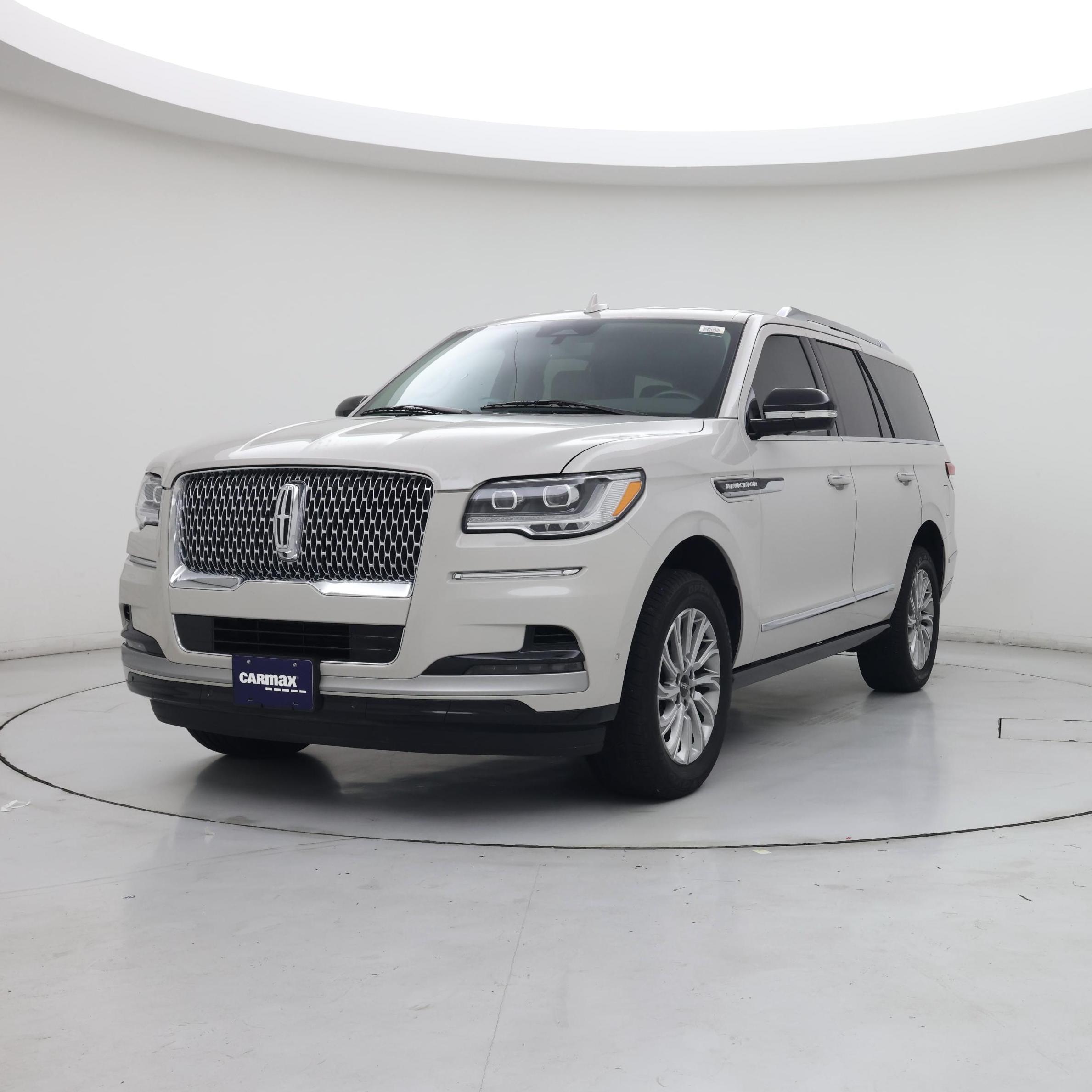 Thumbnail: 2024 Lincoln Navigator - 4