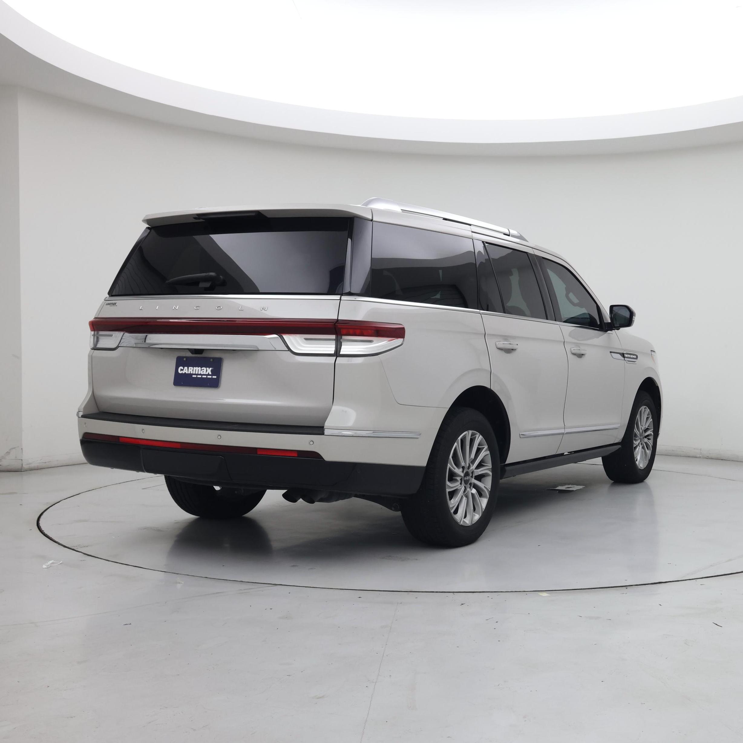 Thumbnail: 2024 Lincoln Navigator - 8
