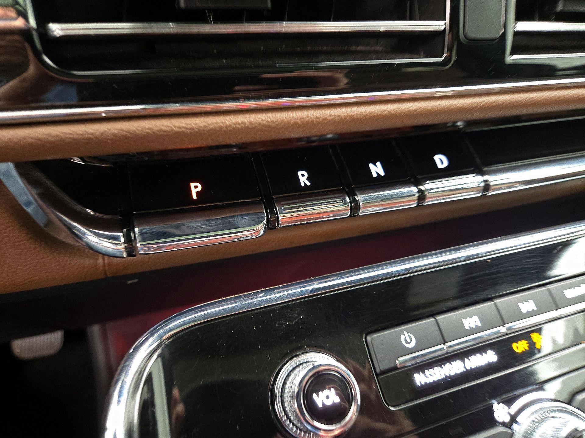 Thumbnail: 2024 Lincoln Navigator - 18