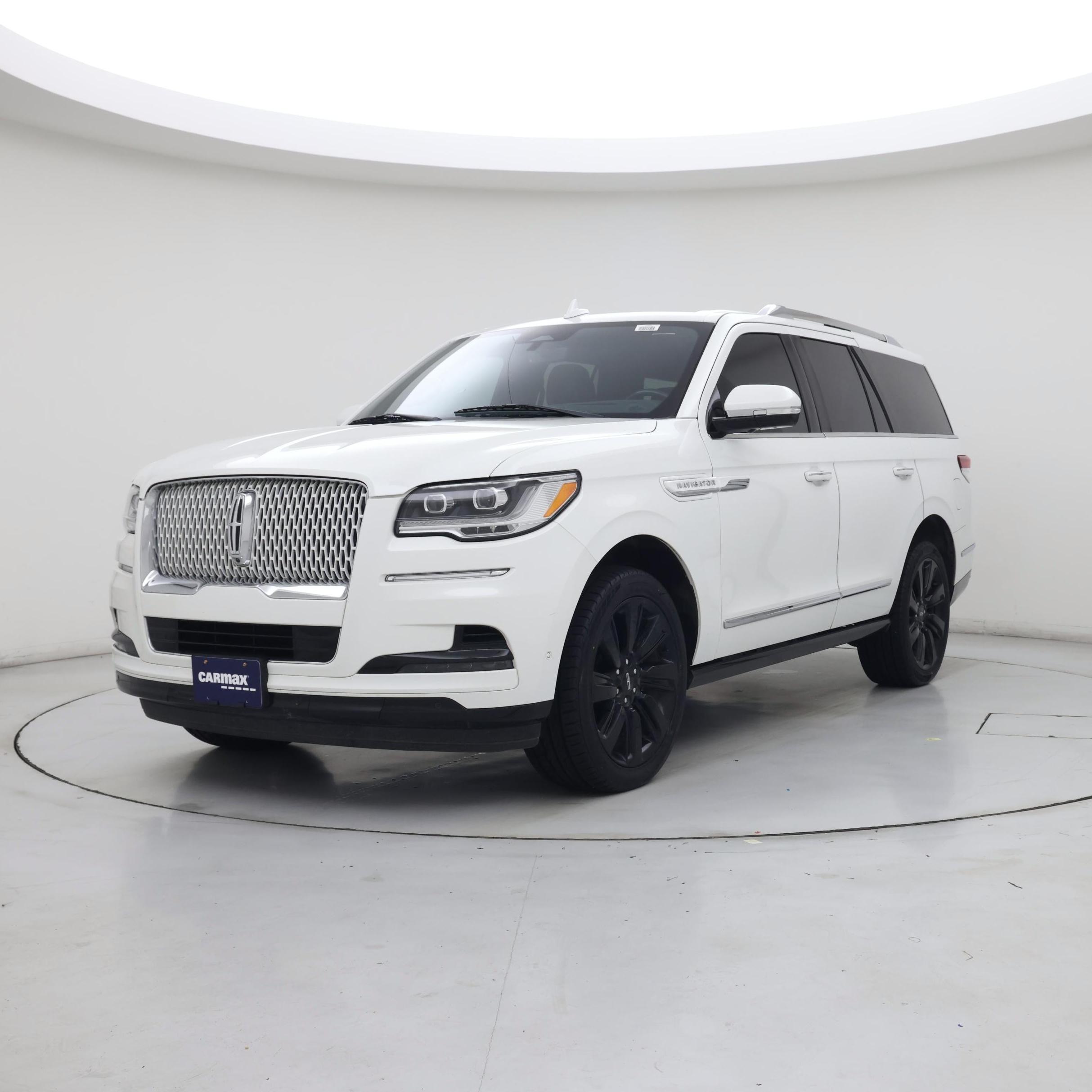 Thumbnail: 2024 Lincoln Navigator - 4