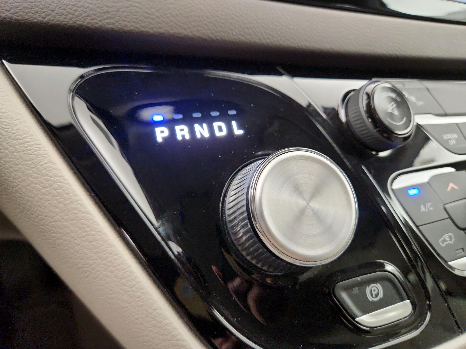 Thumbnail: 2017 Chrysler Pacifica - 18