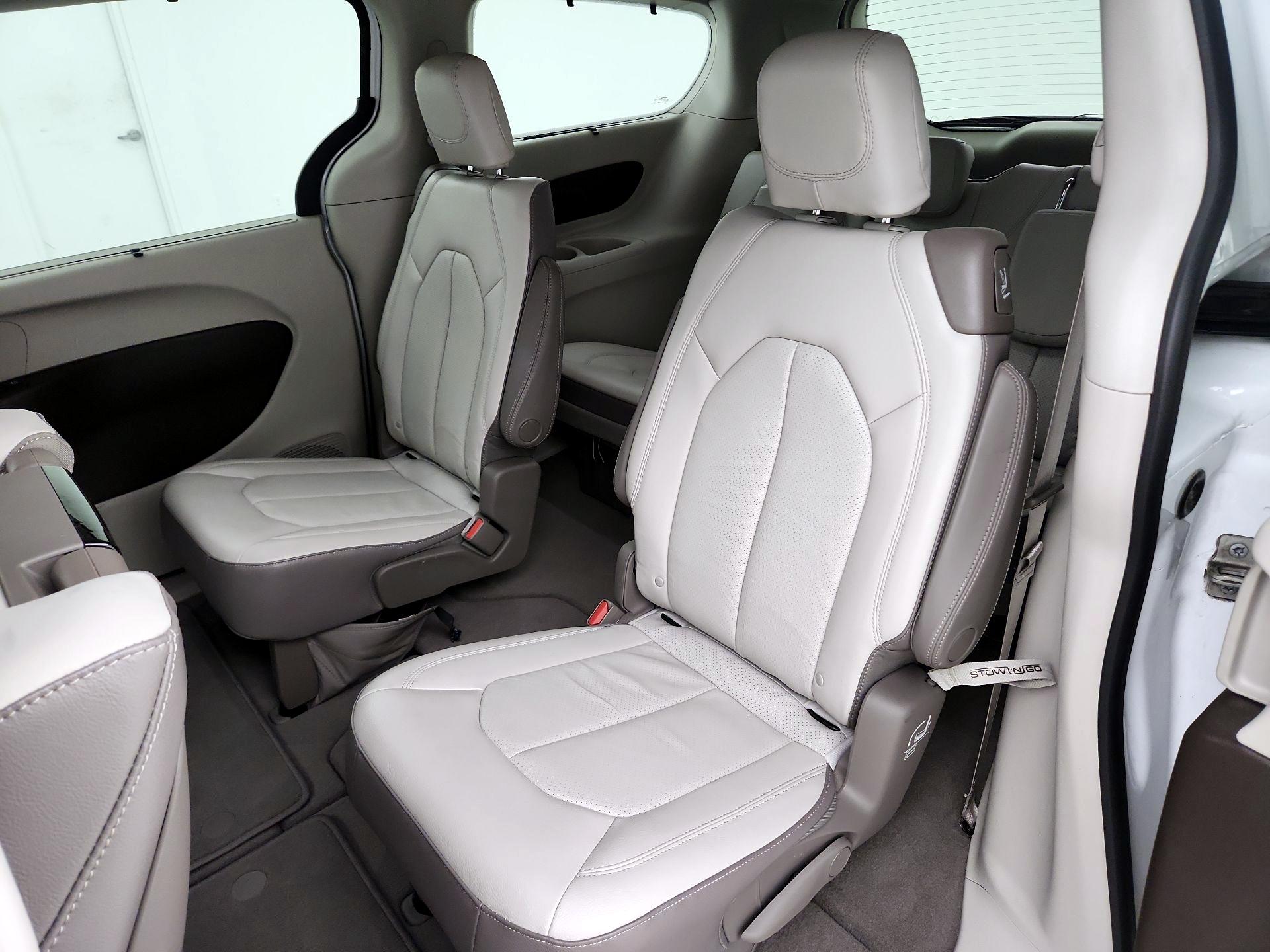 Thumbnail: 2017 Chrysler Pacifica - 20