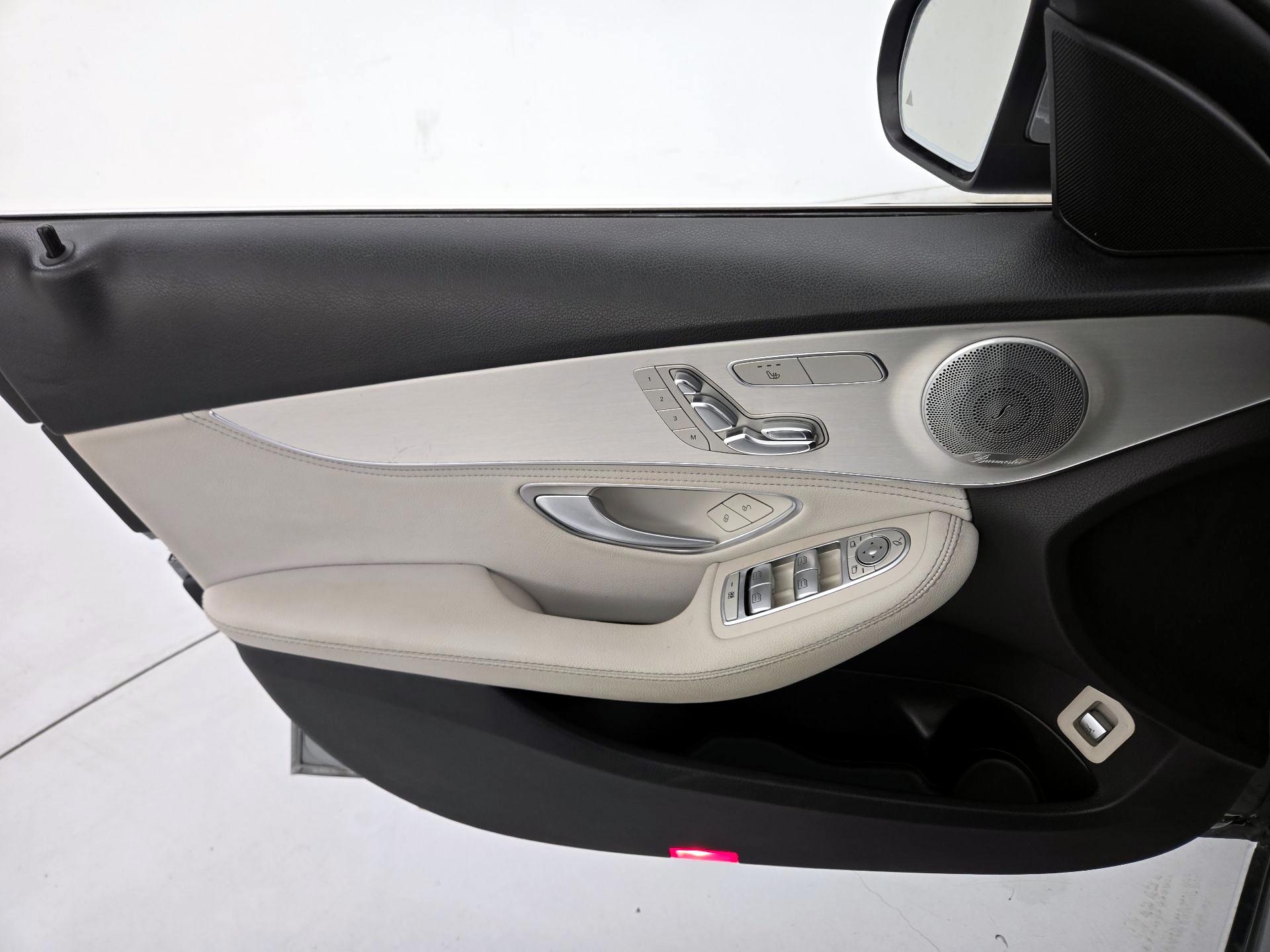 Thumbnail: 2015 Mercedes-Benz C-Class - 12