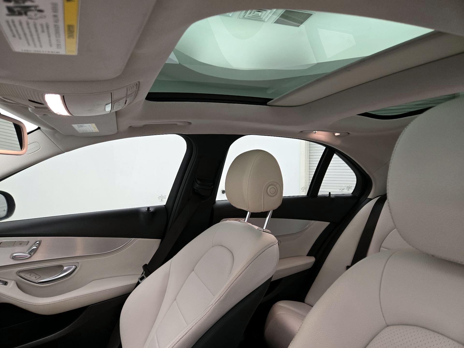 Thumbnail: 2015 Mercedes-Benz C-Class - 20