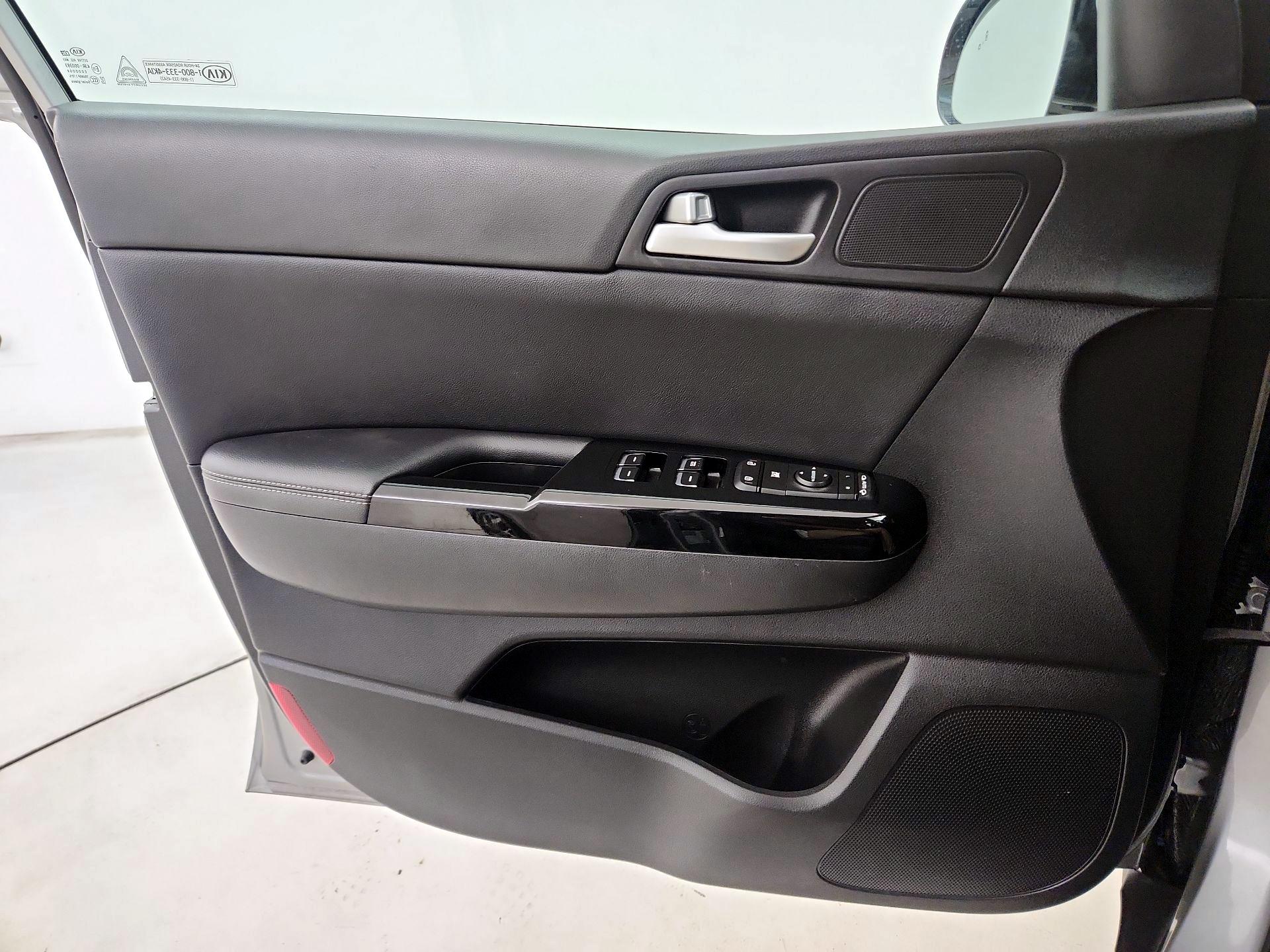 Thumbnail: 2020 Kia Sportage - 12