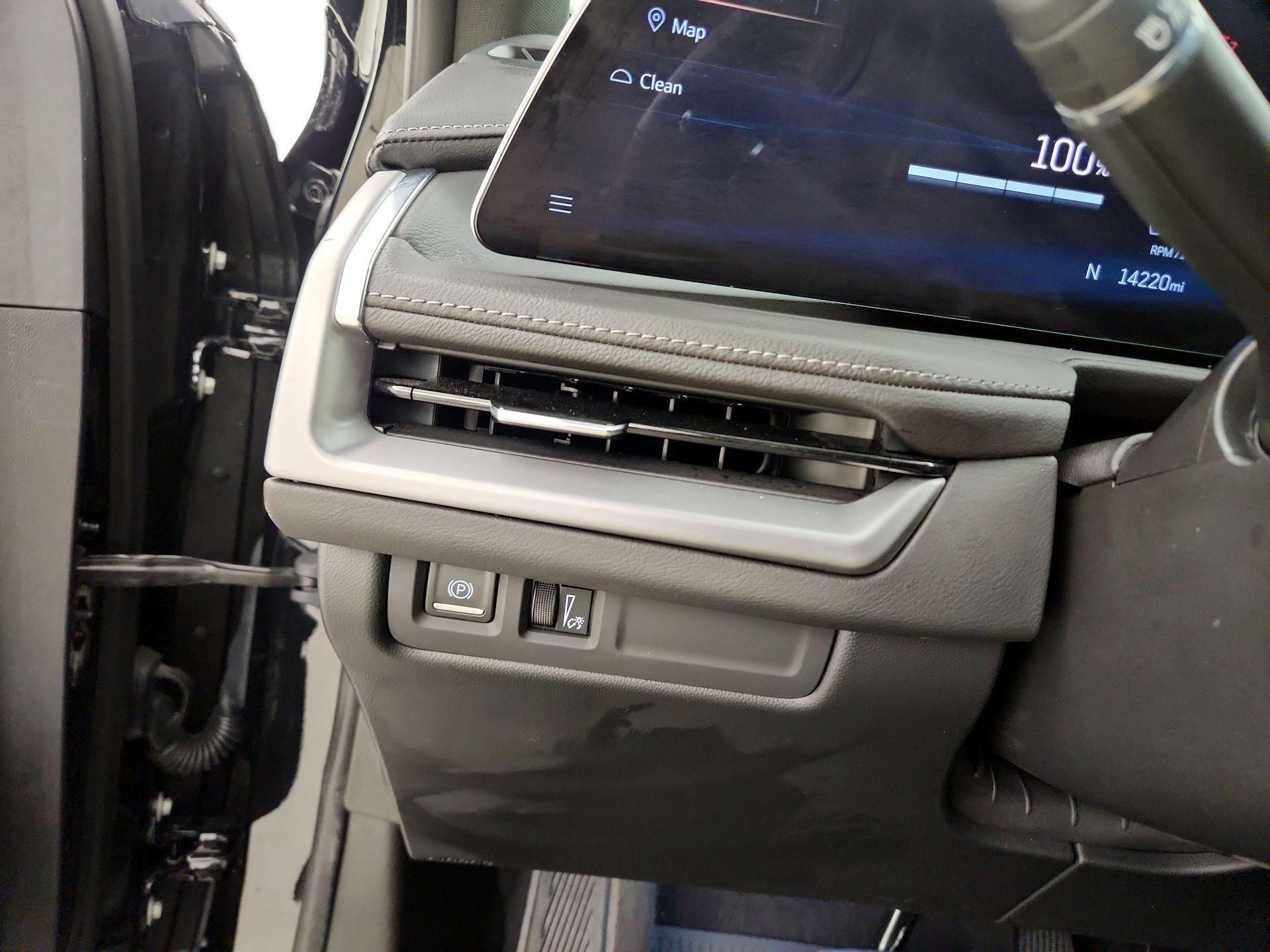 Thumbnail: 2025 Cadillac XT4 - 13