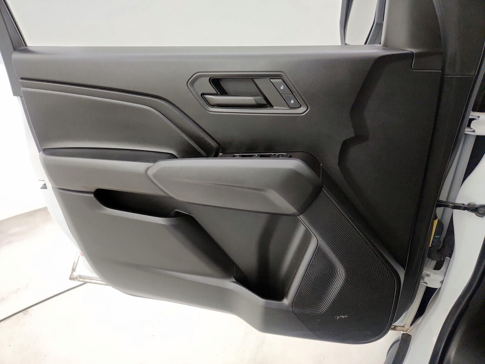 Thumbnail: 2023 Chevrolet Colorado - 12