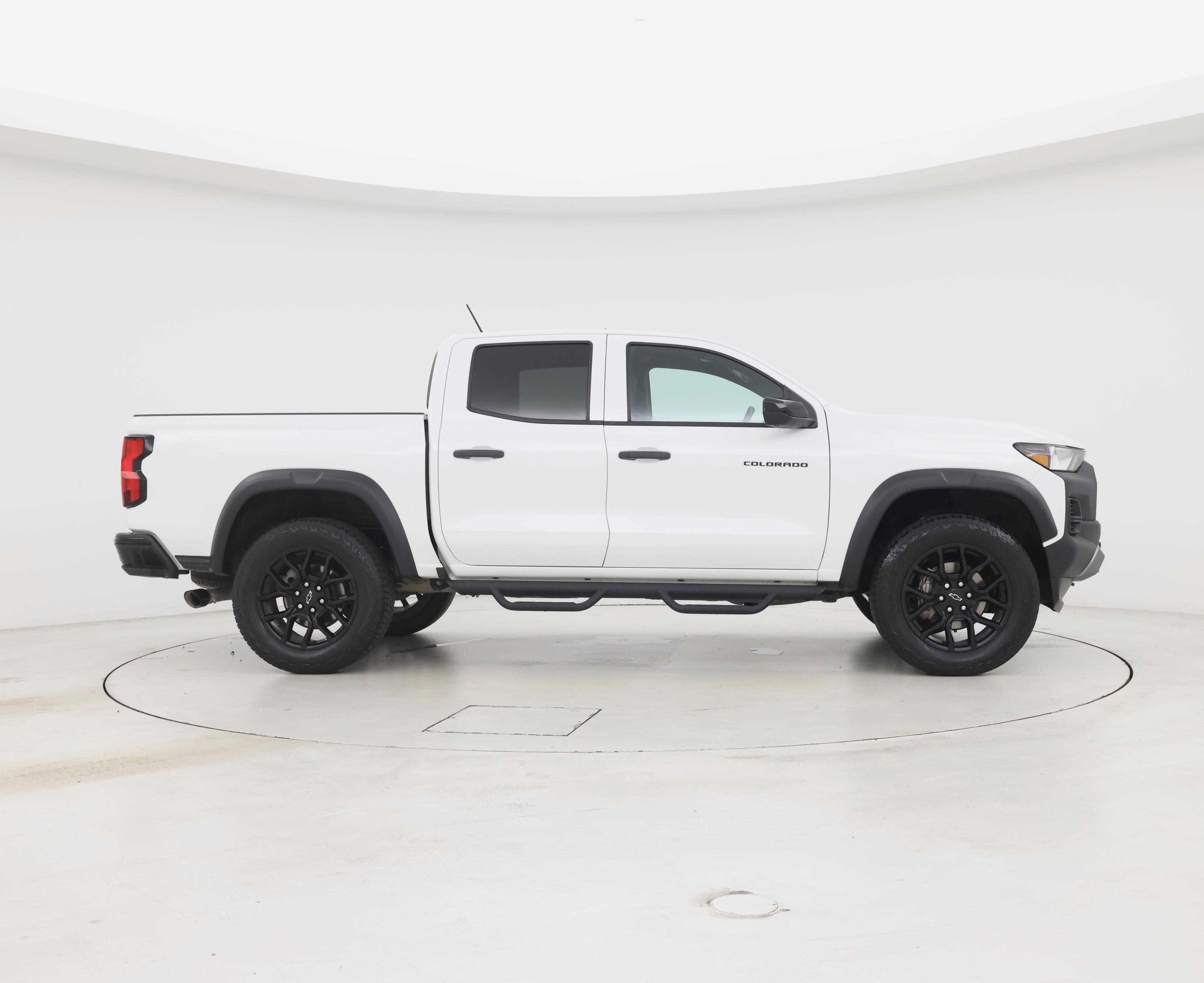 Thumbnail: 2023 Chevrolet Colorado - 7