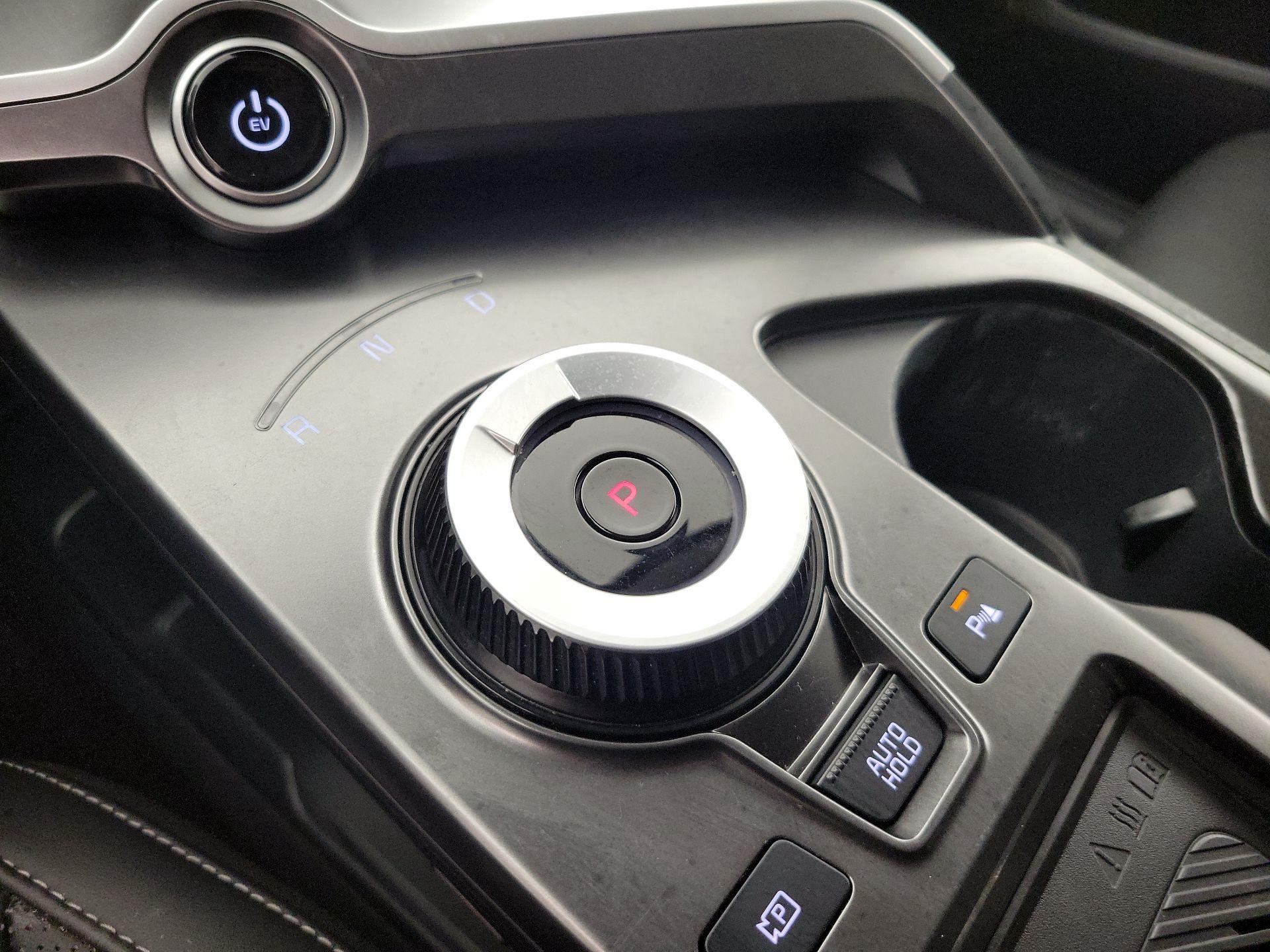 Thumbnail: 2022 Kia EV6 - 18