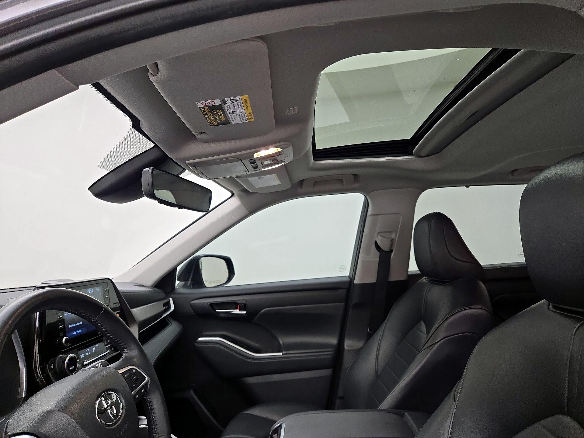 Thumbnail: 2022 Toyota Highlander - 19